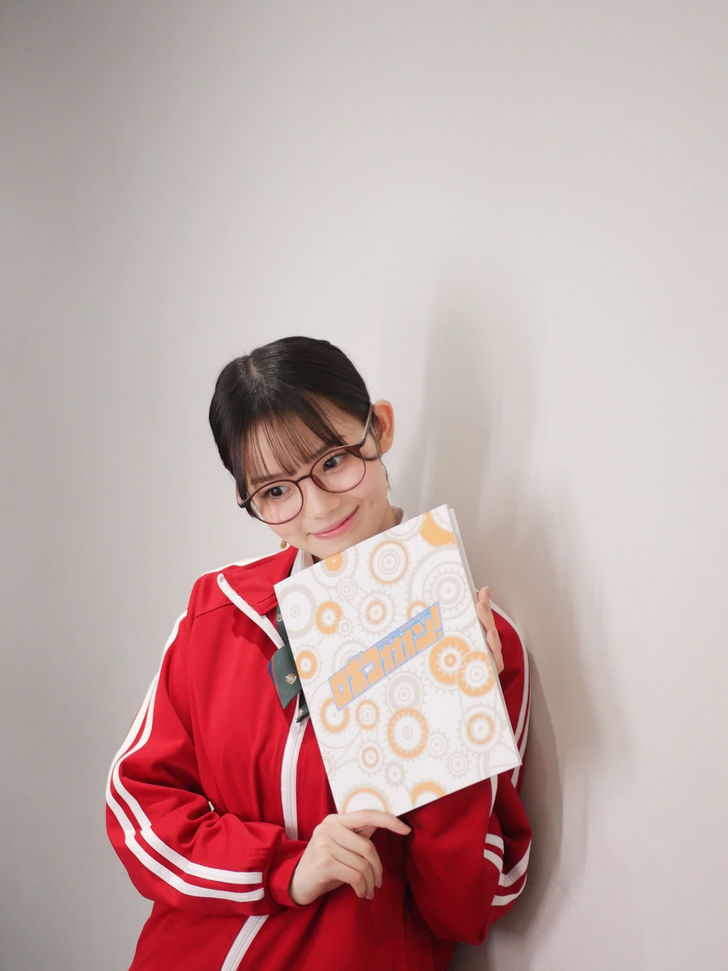 #ロボステ
全8公演、無事に完走することができました🤖
応援してくれた皆さまのおかげで最後まで走り抜けられました。
ご来場くださった皆さまありがとうございました！

大好きなりかちゃんと🩵
最後までずーっとそばで支えてくれました！あおとぎペアにまた会えますように👓👧🏻
ありがとうございました🤝🏻
@lica_sato_official