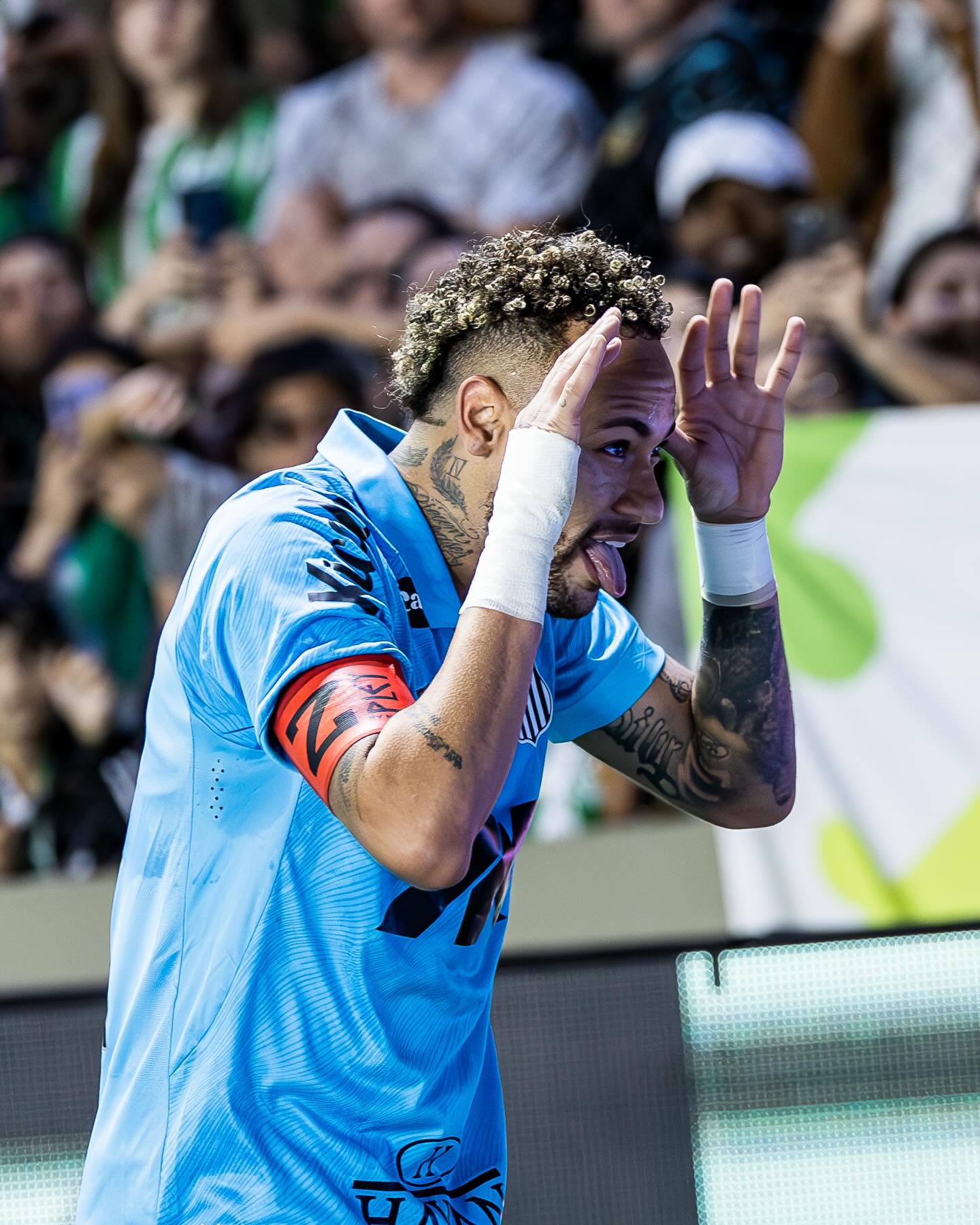 ✋🏾😝🤚🏾

📸 @nrsports