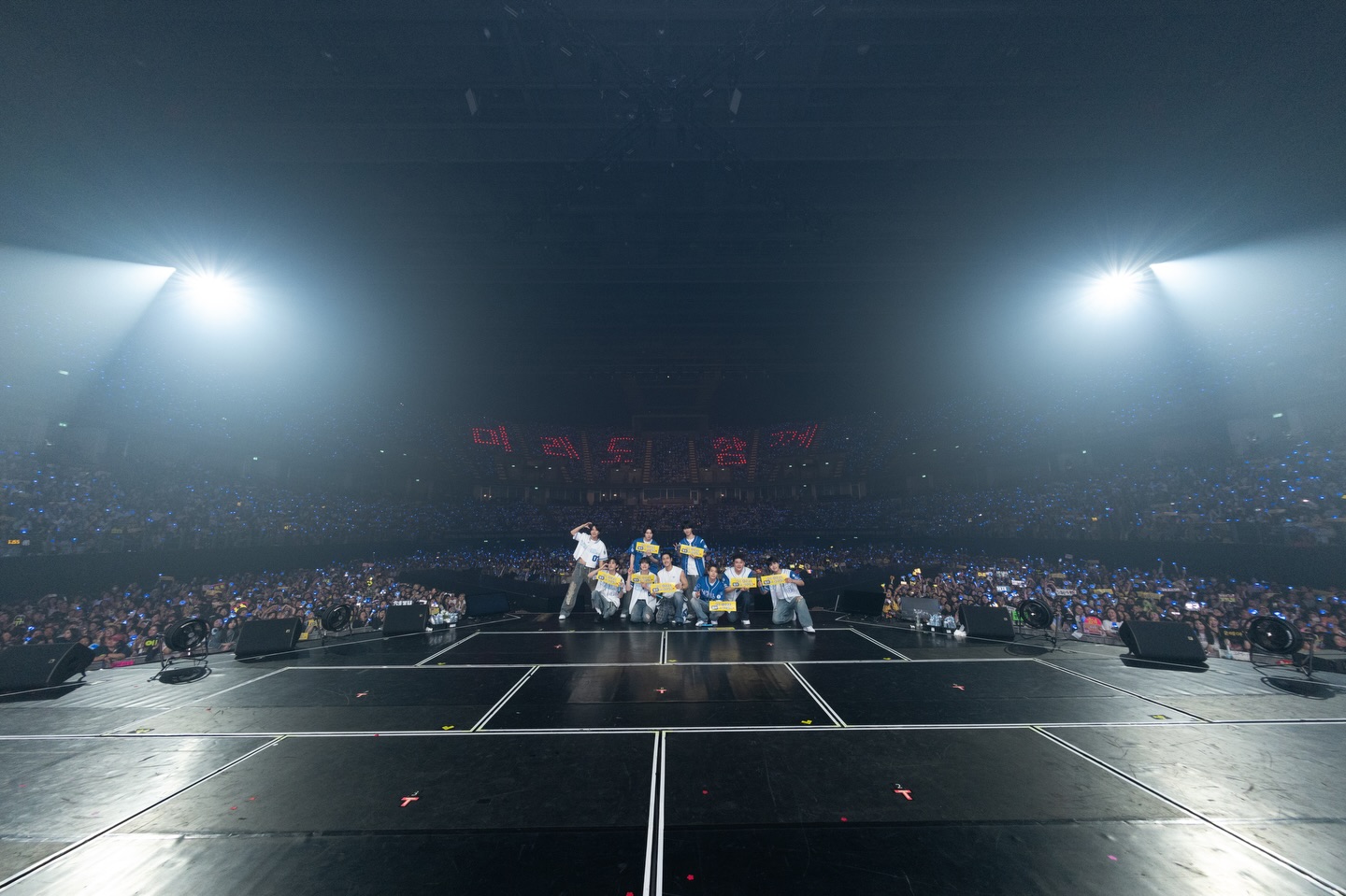 SUPER JUNIOR 20th Anniversary TOUR <SUPER SHOW 10> in #BANGKOK DAY 2💙
 
#슈퍼주니어 #SUPERJUNIOR
#SUPERSHOW #SUPERSHOW10
#20th_Anniversary_TOUR