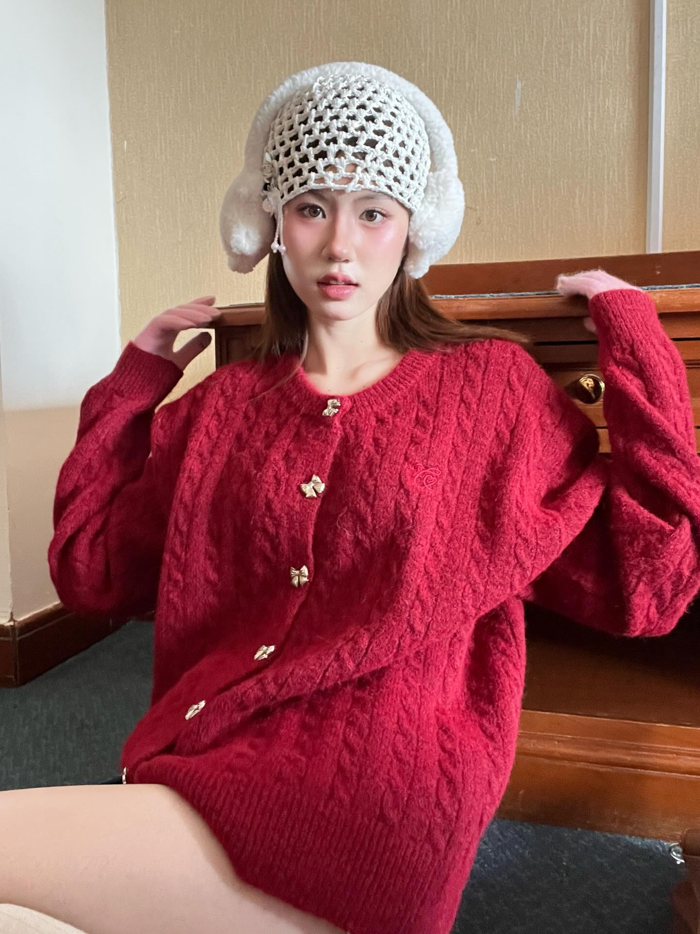 🎀Bowny cardigan Twist 6 colors💘 690 baht
เปิดตัว Bowny สีใหม่ ผ้าทอเปียงาน texture ไหมพรมหนา นุ่ม ฟู ทรงจะ Oversize กว่า Plait นะค้า

💗ใครที่ชอบแบบเนื้อเรียบไม่ชอบผิวโดน texture ไหมพรมแนะนำ Plait แต่ใครชอบ Texture แนะนำ Twist นะคะ

🧤Purple twist , Soft pink twist , Sky twist , Butter twist , Thunder twist , Red twist