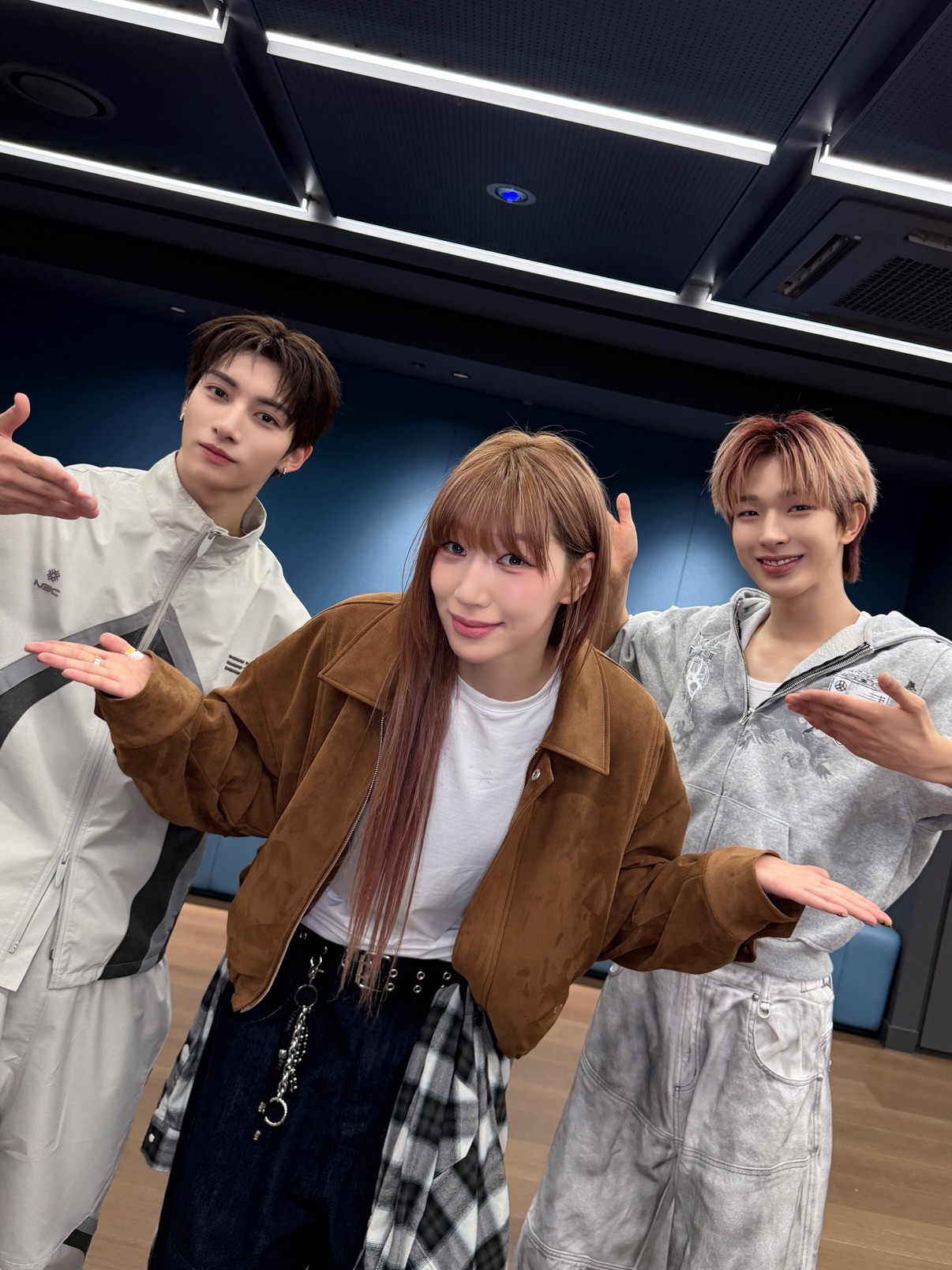 [#연습실바다쌤]

바다쌤! 알찬 수업 감사합니다 👩‍🏫🕺

#NEXZ #TOMOYA #YU 
#Beat_Boxer #NEXZ_Beat_Boxer