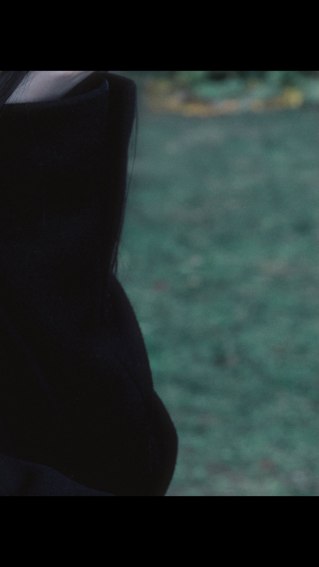 ⠀
해질녘 정원에는 서늘한 기운이 흘렀고, 고요함을 깨고 검은 토끼가 뛰어들었습니다. 그 사이에 장원영이 자리했습니다. 치명적인 눈빛으로 분위기를 고조시켰죠. 여기서도 그녀의 천재 아이돌 모멘트가 빛났습니다. 작은 동작 하나도 허투루 하지 않는 모습이 감탄을 자아냈습니다. ‘디아이콘’이 장원영의 하루를 섬세한 시선으로 담았습니다. 

#one_and_only

디아이콘 vol31, 장원영

Photographer 방규형
Film director 김예진
Editor 구민지
Digital editor 김수인
Visual director 고동휘
Stylist 김예진
Hair 조다미
Makeup 강다인
Set 황서인

🗓️2025.12.15(14:00) - 2025.12.25(23:59)(KST)

#장원영 #JANGWONYOUNG @for_everyoung10 @ivestarship
#DICON #DISPATCH