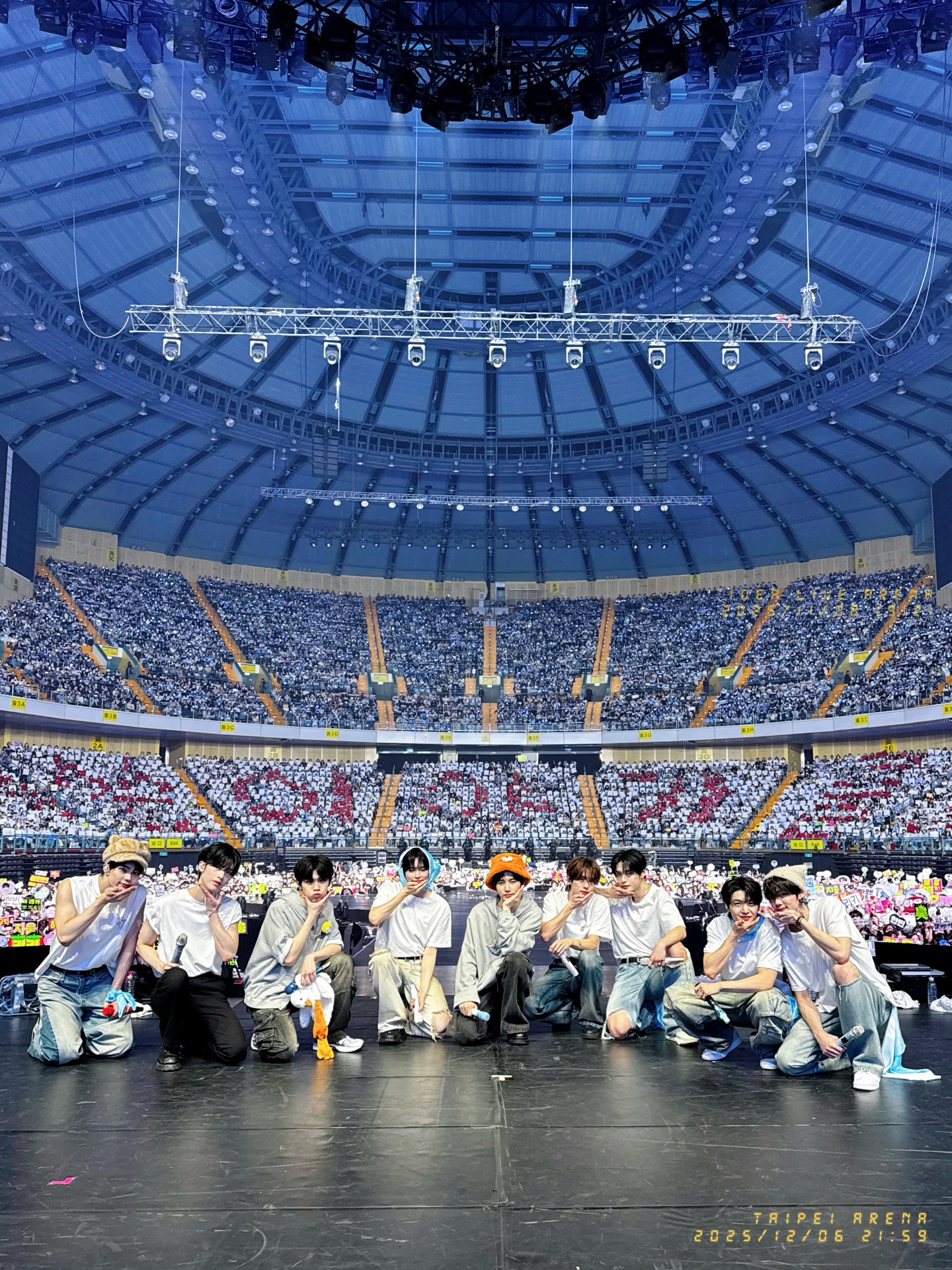 2025 ZEROBASEONE WORLD TOUR [𝗛𝗘𝗥𝗘&𝗡𝗢𝗪] IN TAIPEI

𝟮𝟬𝟮𝟱.𝟭𝟮.𝟬𝟲
앞으로도 영원히 함께 할게💖

#ZEROBASEONE #ZB1 #제로베이스원 
#2025_ZEROBASEONE_WORLDTOUR_HEREANDNOW_IN_TAIPEI
#2025TOURHEREANDNOW #HEREANDNOW 
#ZEROBASEONEINTAIPEI