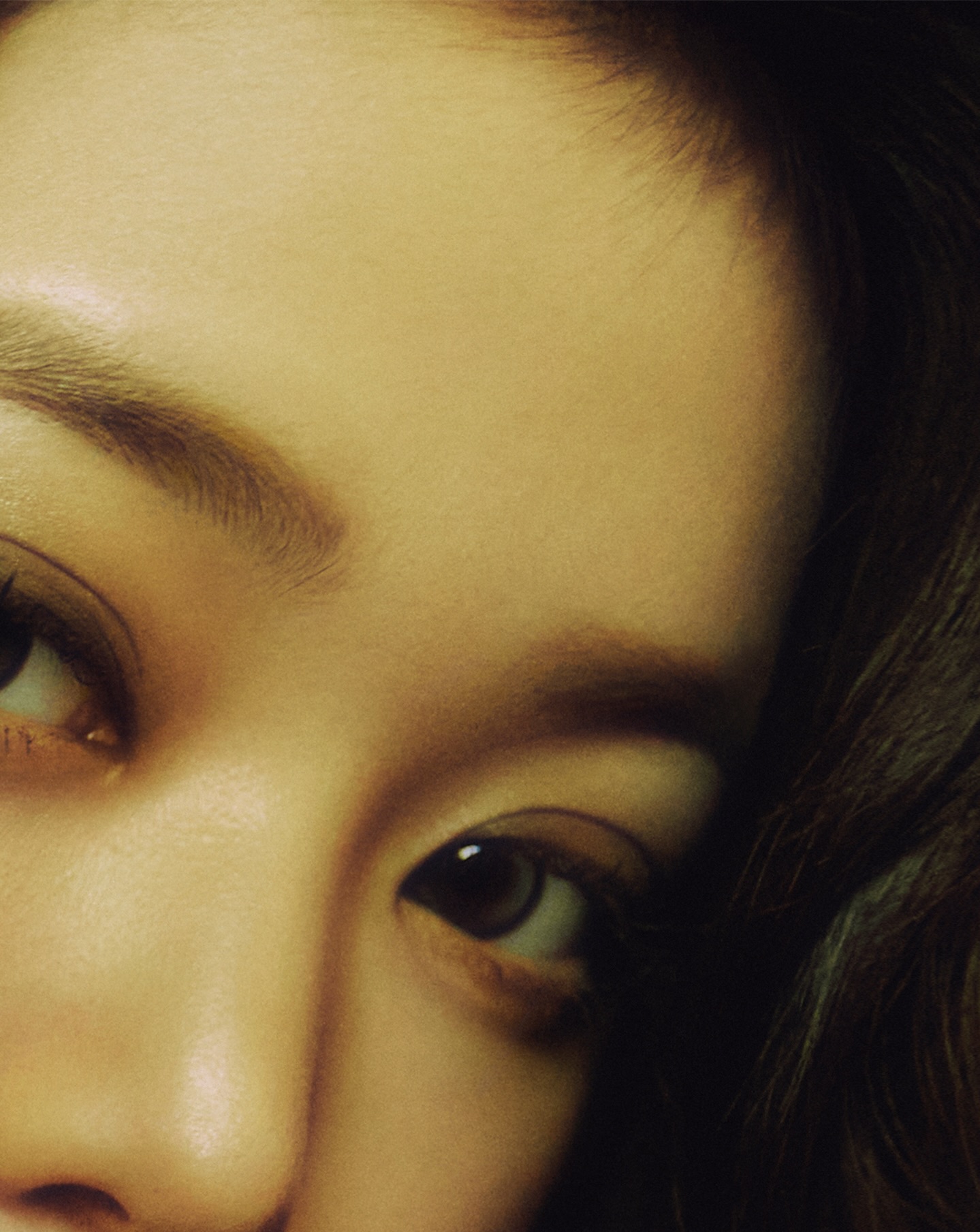 ⁠ ⁠⁠ 
2025년 끝자락, 장원영이 또 하나의 ‘one and only’ 페이지를 열었습니다. 홀로 완전히 다른 장르를 소화했습니다. 마치 느와르 영화 속 한 장면 같았습니다. 장원영은 이 순간이 특별하다고 말합니다. 팬들에게 새로운 모습을 보여줄 생각에 설렌다고 웃었습니다. 그 순간들을 빠짐없이 기록했습니다. 세상에 단 하나뿐인 장면, 지금부터 펼쳐집니다.

#one_and_only

디아이콘 vol31, 장원영

Photographer 방규형
Film director 김예진
Editor 구민지
Digital editor 김수인
Visual director 고동휘
Stylist 김예진
Hair 조다미
Makeup 강다인
Set 황서인

🗓️2025.12.15(14:00) - 2025.12.25(23:59)(KST)

#장원영 #JANGWONYOUNG @for_everyoung10 @ivestarship
#DICON #DISPATCH