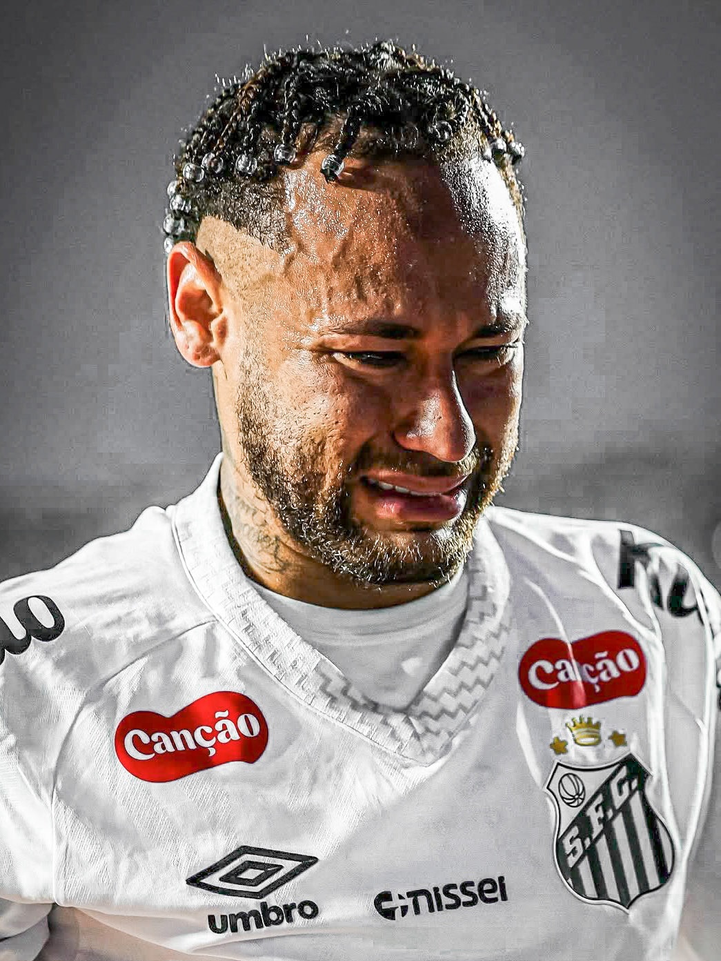 🚨❤️‍🩹 Neymar Jr opens up and reveals he had to seek for 𝐩𝐬𝐲𝐜𝐡𝐨𝐥𝐨𝐠𝐢𝐜𝐚𝐥 𝐡𝐞𝐥𝐩 this season 🫂🧠

“After the match against Flamengo, I received way too many criticisms. When it comes to me, people always go a little overboard with the limits…”.

“And this time, it was the first time 𝐈 𝐀𝐒𝐊𝐄𝐃 𝐅𝐎𝐑 𝐇𝐄𝐋𝐏 after my emotional state hit 𝐳𝐞𝐫𝐨... I no longer had the strength to get back up on my own. I asked for help”.

“My coach, my teammates, my family… were extremely important in that moment because they helped me get back on my level. I thank them all, because if it weren’t for them, I don’t think I would have had the strength to come back”, Neymar has revealed to @getv.

“I had already done therapy lont time ago but it wasn’t because I was doing badly, was just because I wanted self-help, to help myself even more. But this time was the first time my emotional state truly hit zero”. 0️⃣😶

“I confess that I’m very strong emotionally, you know…
I can take a lot of criticism and attacks, but this time I just couldn’t take it anymore”.