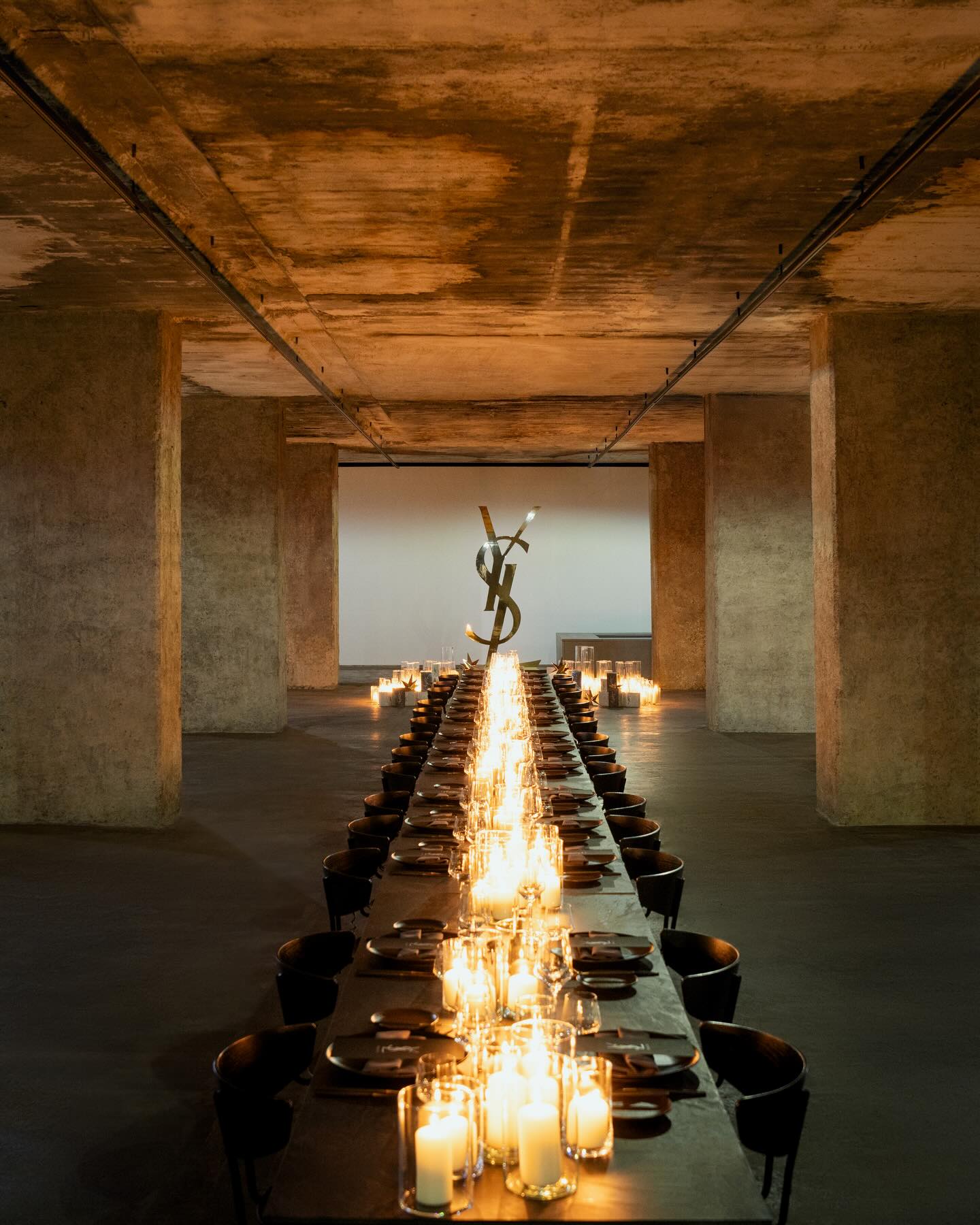 Where the holiday season shines brighter. YSL Beauty in Berlin - dipped in gold ✨