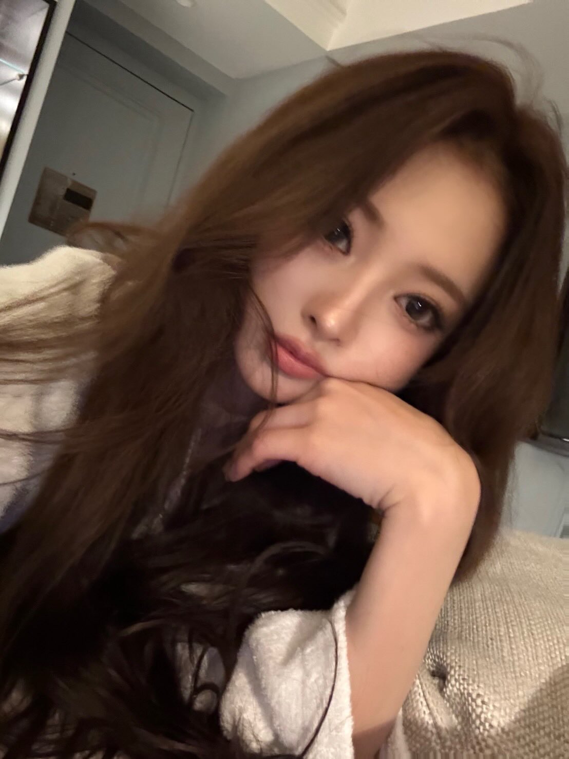 my셀카들

#MEOVV #미야오 #ANNA #안나
#THEBLACKLABEL #더블랙레이블