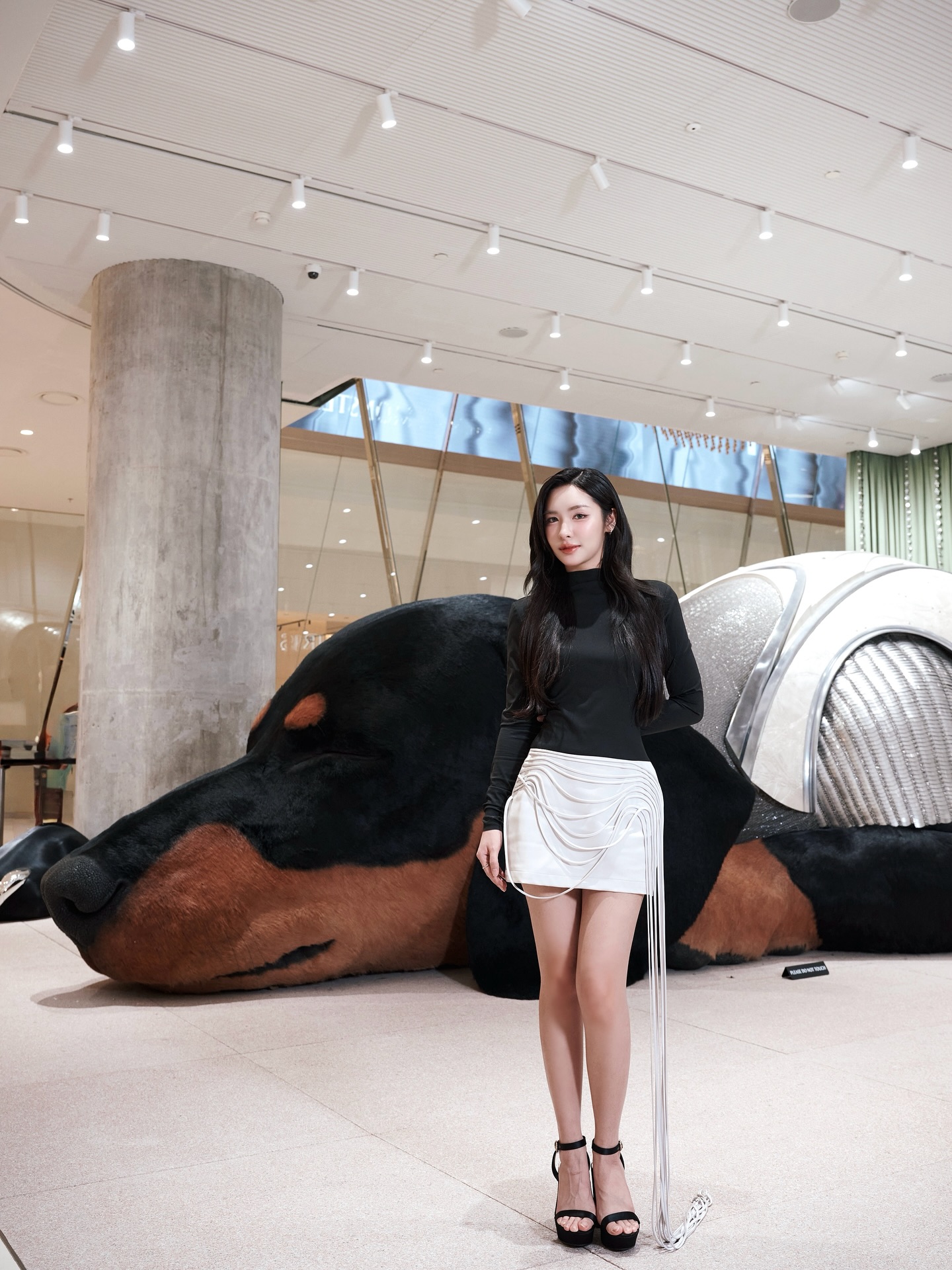 I met SUNSHINE here. 🐾✨

TAMBURINS STORE at HAUS NOWHERE BANGKOK, M Floor, ICONSIAM

#ICONSIAM #hausnowherebangkok #hausnowhere #gentlemonster #tamburins #lookkaewkamollak