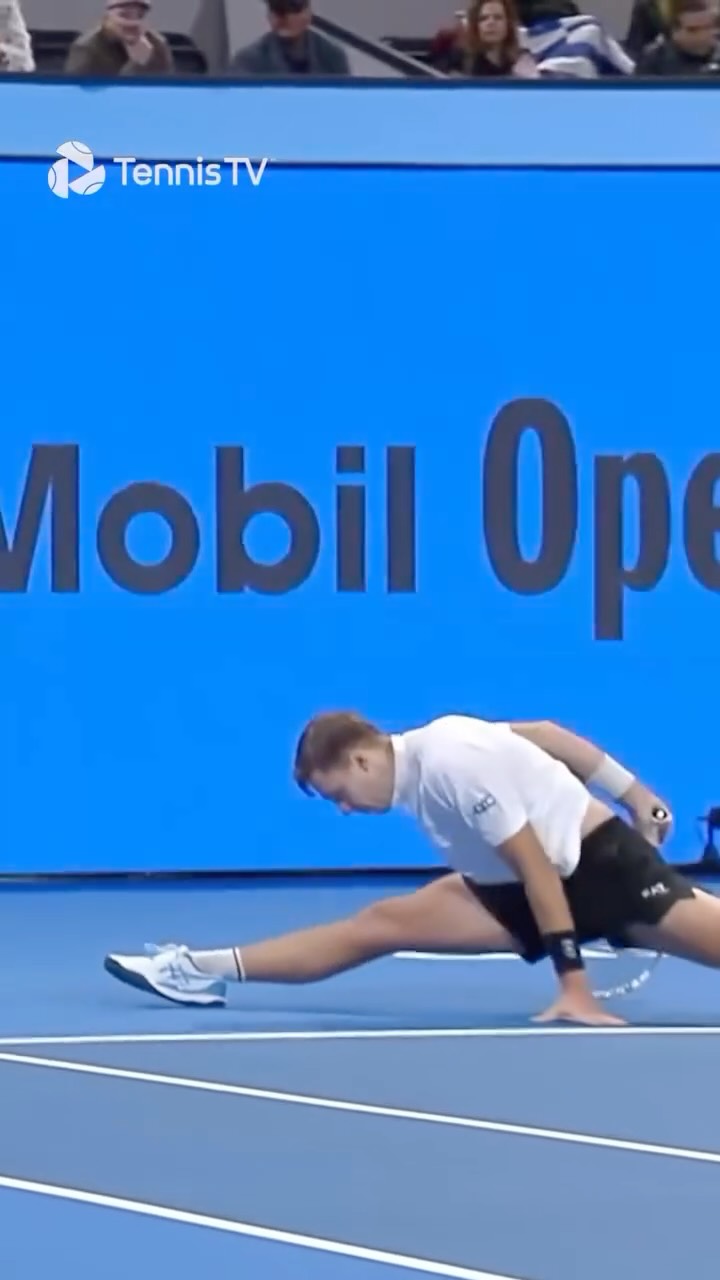 How did he come back? 🩼😲 #tennis #tennistv #atptour