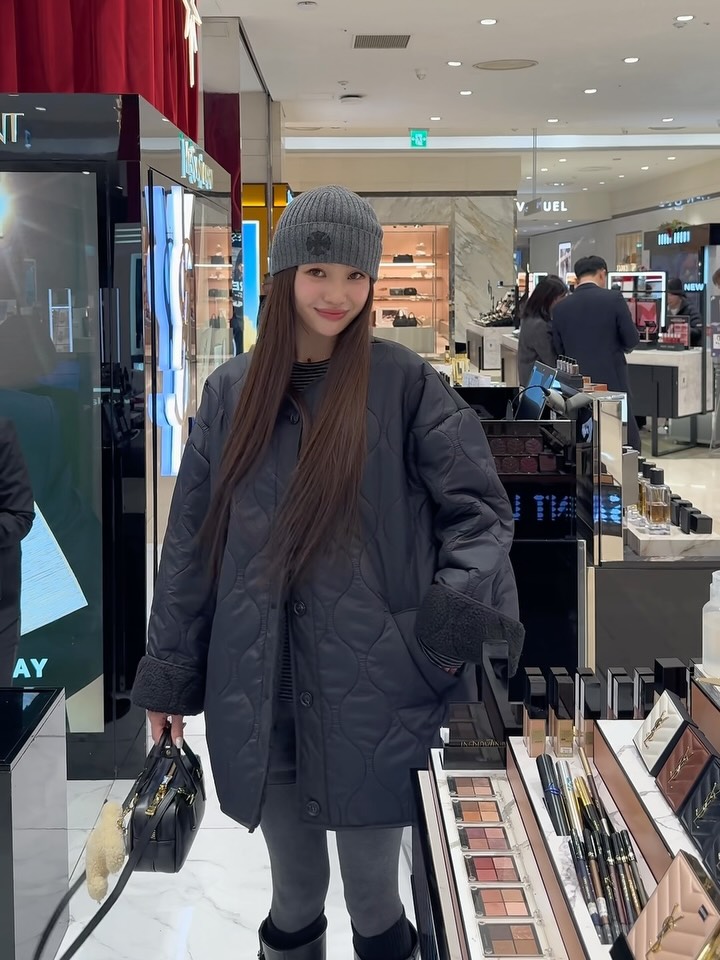 오늘 만난 고객님들 하나같이 전부다 너무 이뿌다고 했던 깔깔이 블랙🖤히 내일 바로배송으로 만나요 ~~ ☺️🫶🏻✨🌝🐻