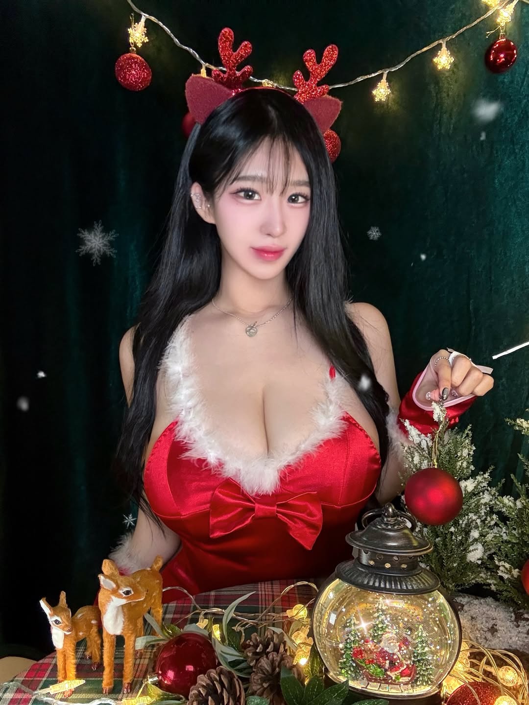 Meow🎄
올해도 굿즈&구독 기대해요❤️