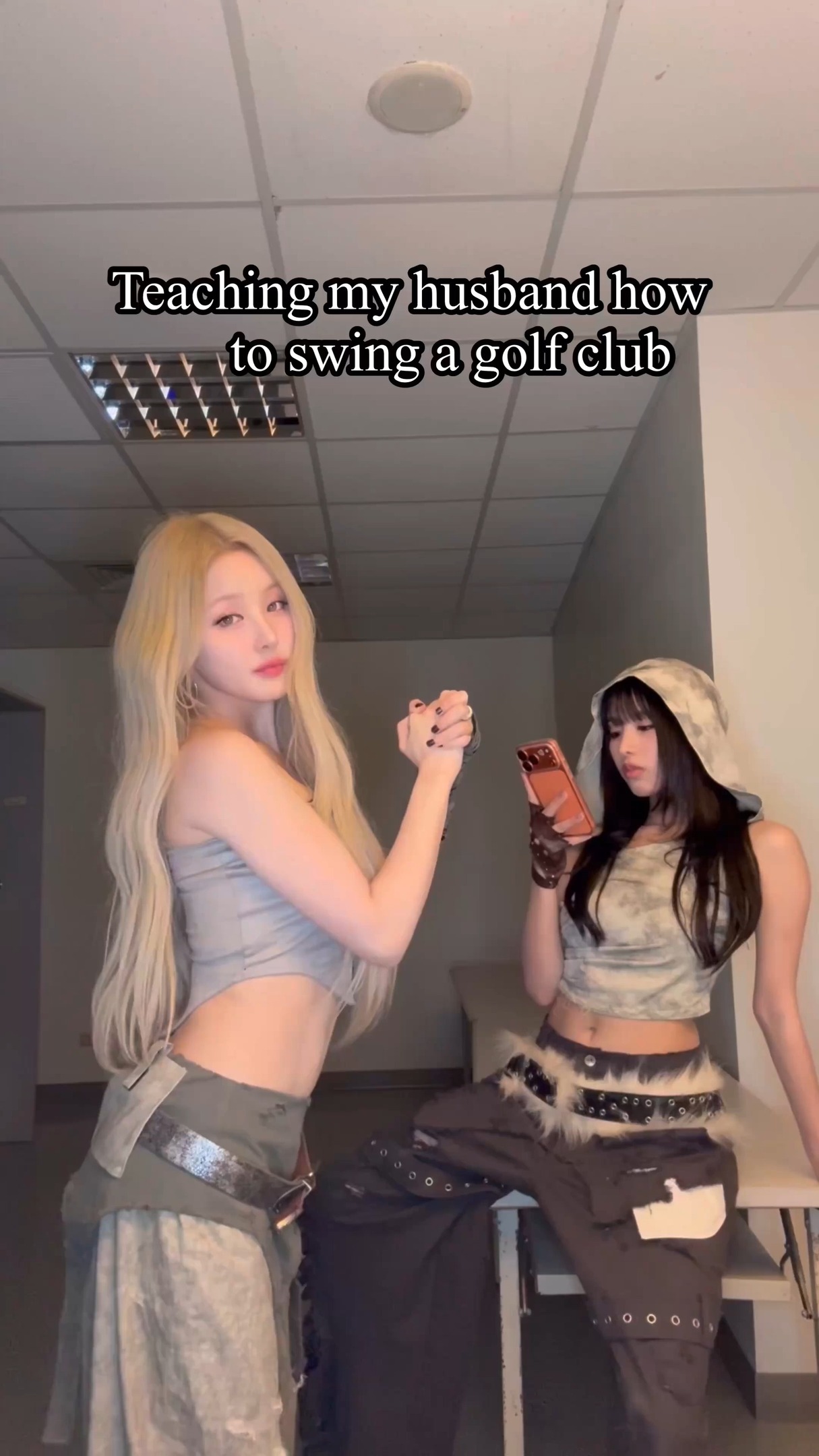 How to swing a golf club

#KISSOFLIFE #키스오브라이프 #KIOF 
#NATTY #나띠 #BELLE #벨