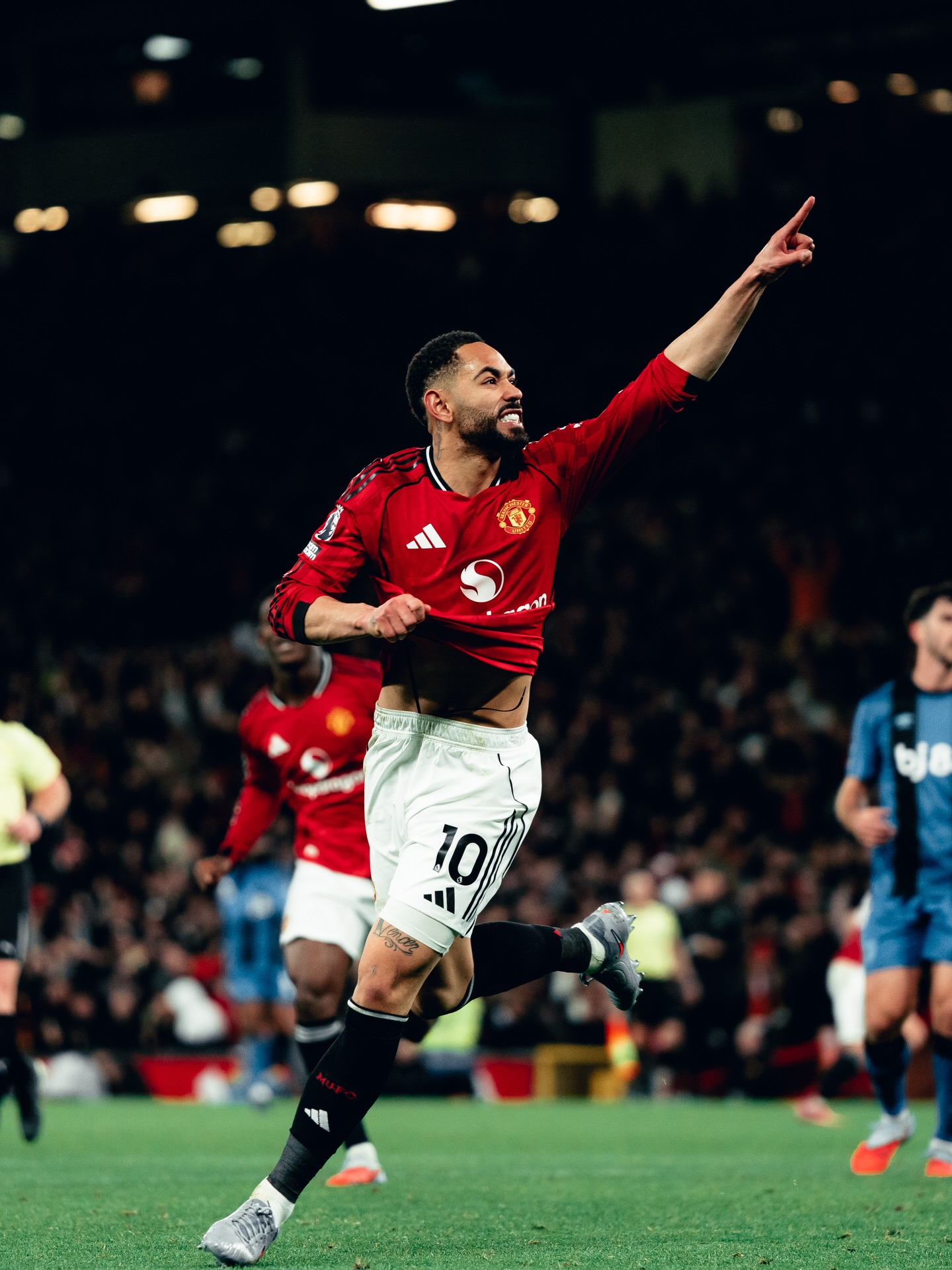 Matheus scores his first goal in front of the Stretford End! 👏