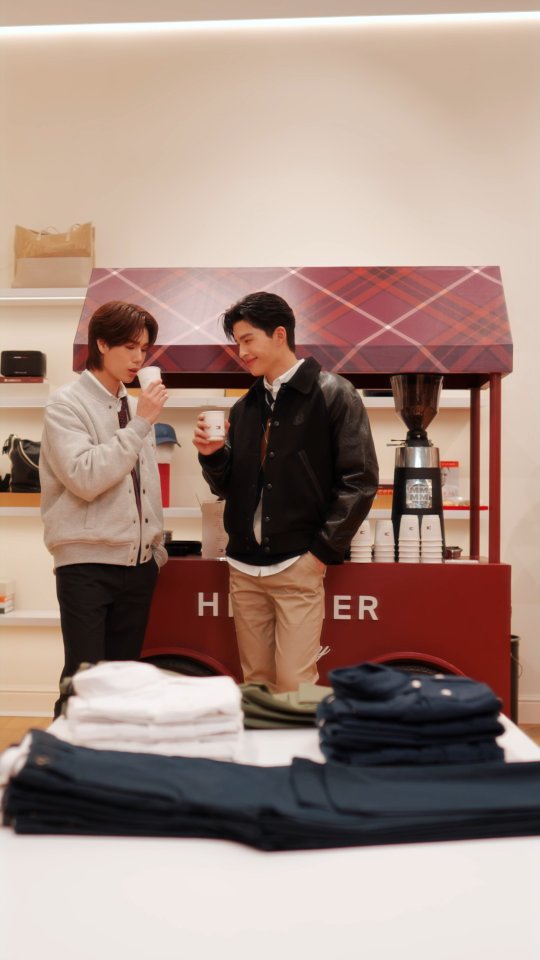 🎄🎁 
@tommyhilfiger #TommyHilfiger #TommyFamily