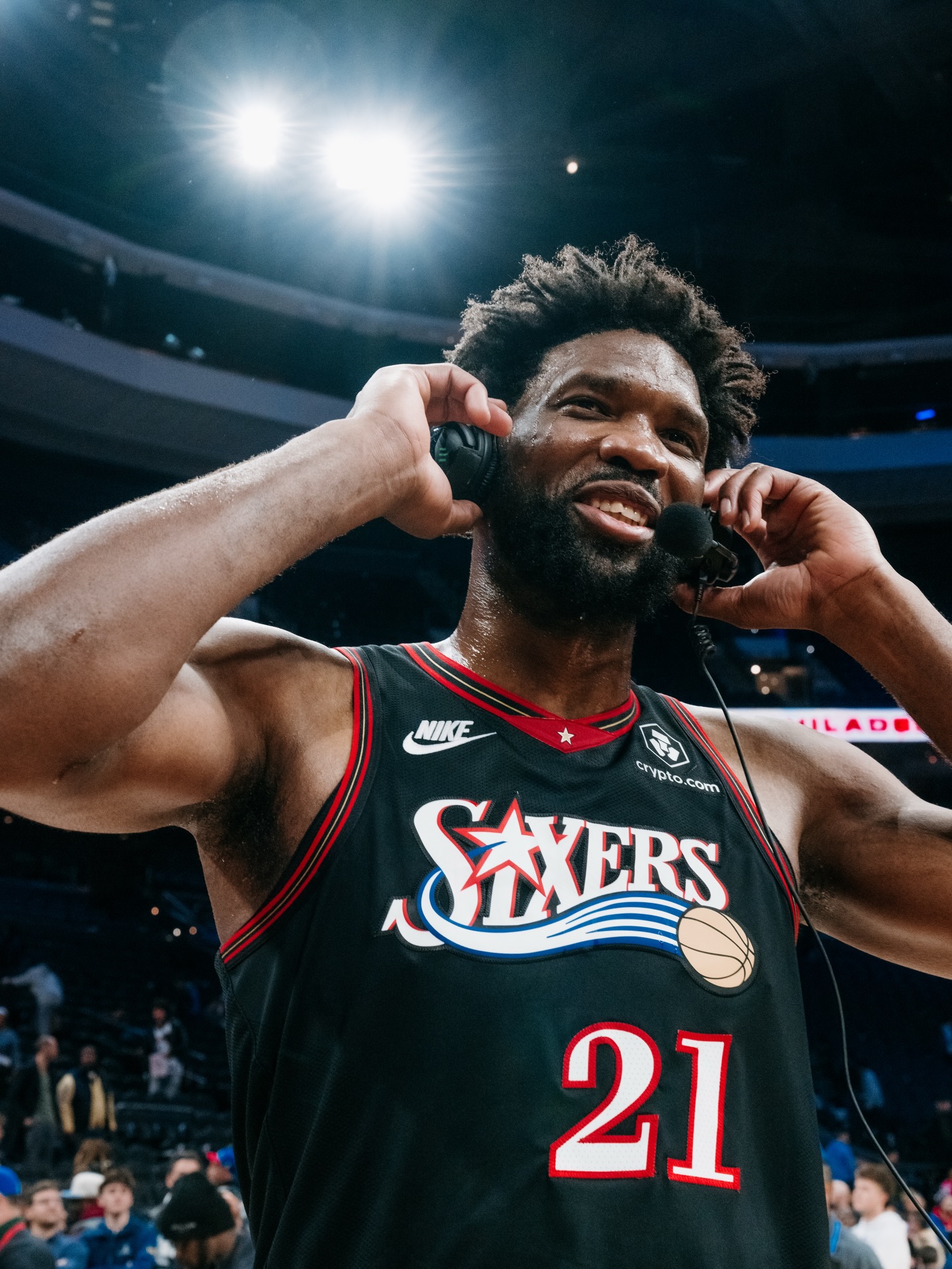 Joel Embiid tonight: 39 PTS | 9 REB. 

😁