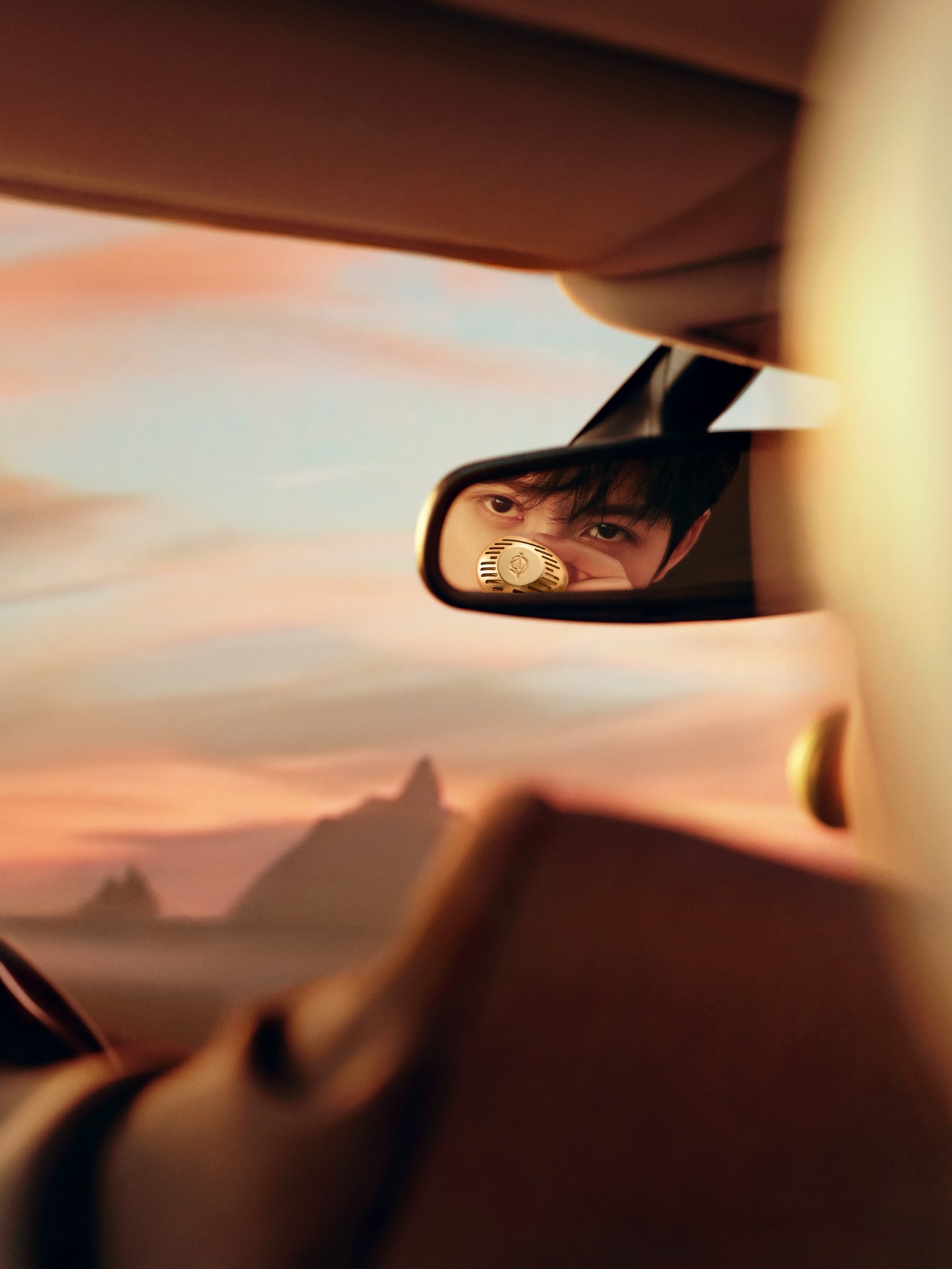 A new presence in calm and ritual. Pause and let the moment unfold with Tan Jianci as he immerses into scented art as the new Global Spokesperson of Atelier Cologne.

@jct1005_tan

#AtelierCologne