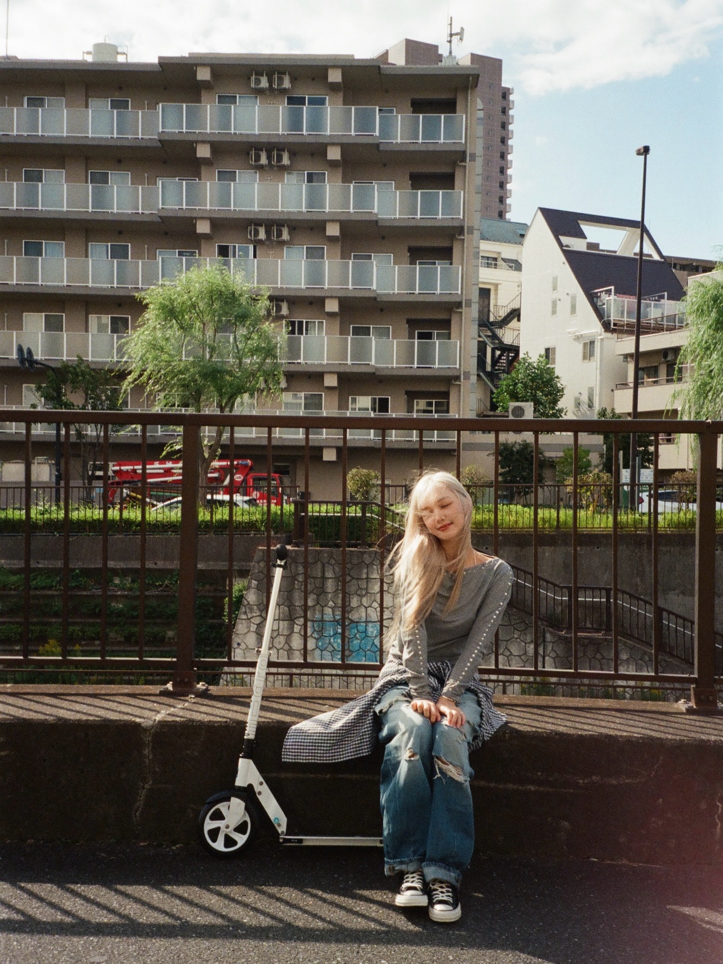 Nancy Kwai 兜兜轉轉 "Broken?"

我以為自己不停向前走，
但走着走着，
最後竟然又回到你的身後。

🎵 歌曲於各平台現已上架
🎬 MV 已於YouTube 上線

@nancykwai #Broken