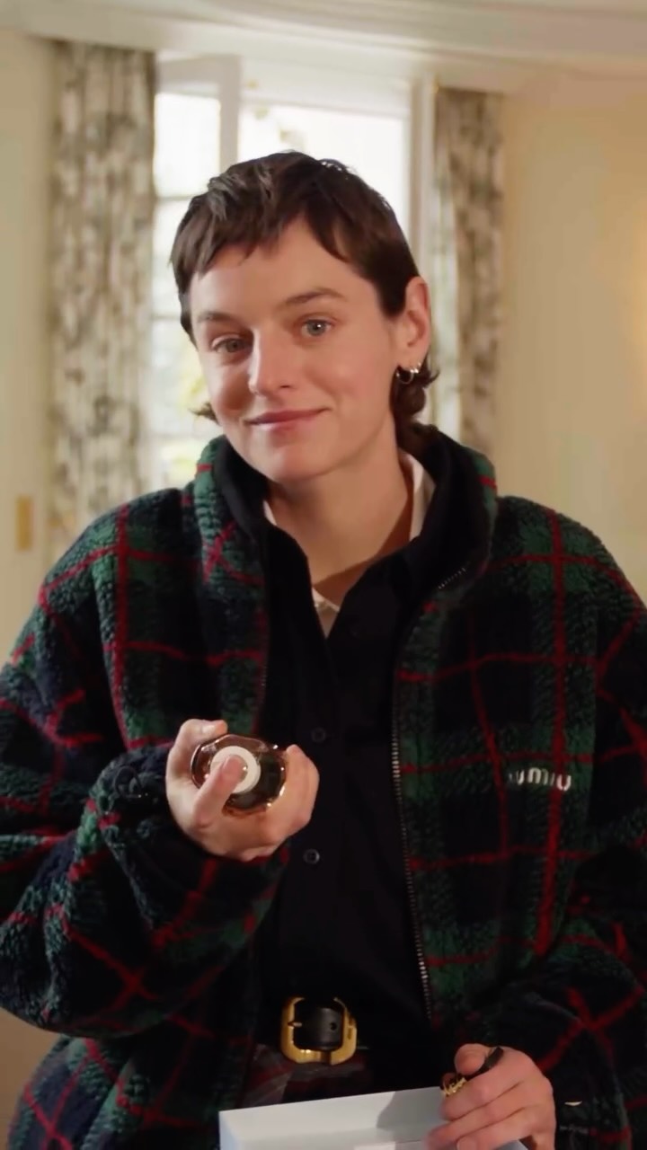 Unbox the holiday season with 
Emma Corrin.
Discover more via link in bio.

#MiuMiuHoliday #MiuMiuBeauty
#MiutineByDefinition