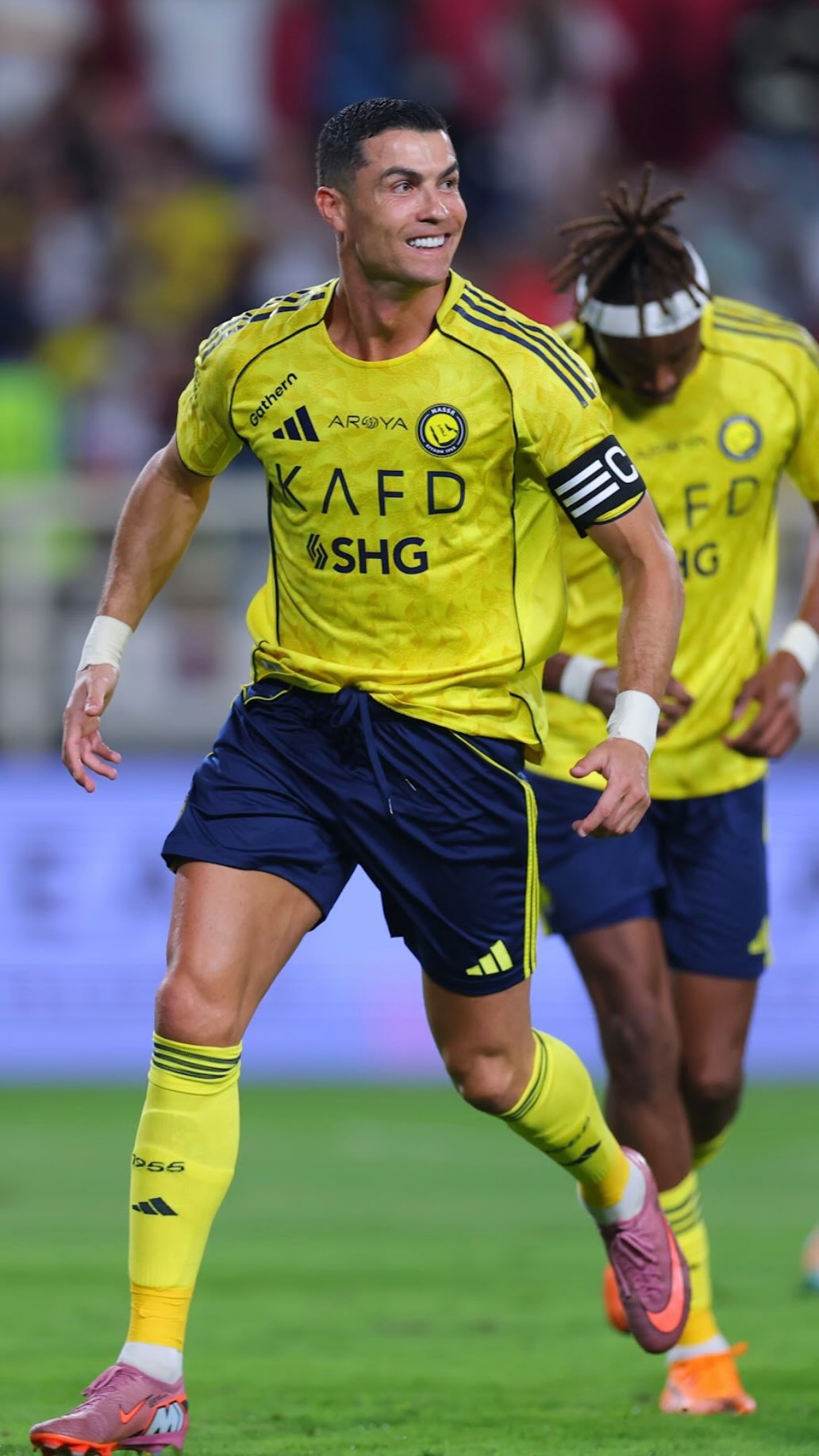 🎯
بجملة فنية من كومان إلى سلطان 🤩
‏كريستيانو رونالدو يُسجل أول أهداف ⁧‫#النصر‬⁩ في ودية الوحدة الإماراتي 💛
One chance... one perfect finish 🐐✨