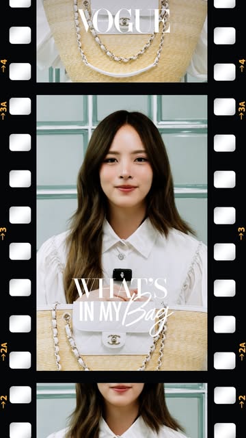 #WhatsInMyBag โว้กพา ‘ณิชา-ณัฏฐณิชา’ @nychaa มาเปิดกระเป๋าส่องไอเทมชิ้นสำคัญของเธอ ไอเทมชิ้นคือไอเทมนำโชคของณิชา หรือไอเทมชิ้นที่ณิชาอยากแนะนำให้กับทุกคน ถ้าอยากรู้ก็ตามไปดูกัน! 
สามารถรับชมวิดีโอเต็มได้ที่ Vogue.co.th หรือ YouTube: Vogue Thailand

#ณิชาณัฏฐณิชา #Nychaa