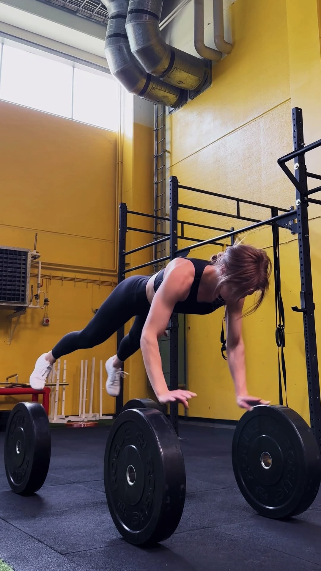 These are, without a doubt, the hardest push-ups I have ever done🔥💪🏻

They demand the seamless integration of power, coordination, balance, explosiveness, and rhythm. And honestly, you need to be a little crazy (😆) to attempt it in the first place!

I absolutely loved the challenge and return to it whenever I need to prove to myself that I’ve still got what it takes 🔥💪🏻

Would you dare to give this a shot?👀

#fitness #workout #workoutmotivation #calisthenics #fitnessmotivation #strengthtraining #challenge #strongwomen #bodyweighttraining #gymmotivation #pushup