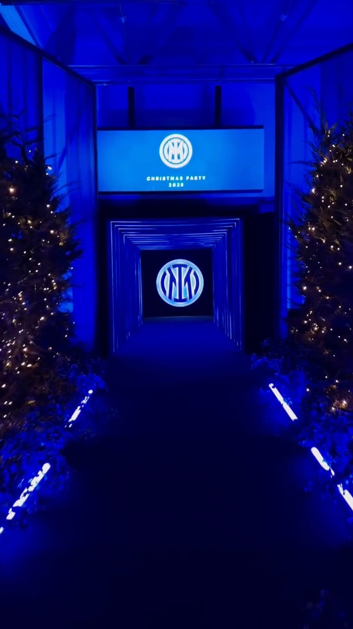 An all-Nerazzurri evening 🖤💙
Welcome to the 2025 Inter Christmas Party ✨