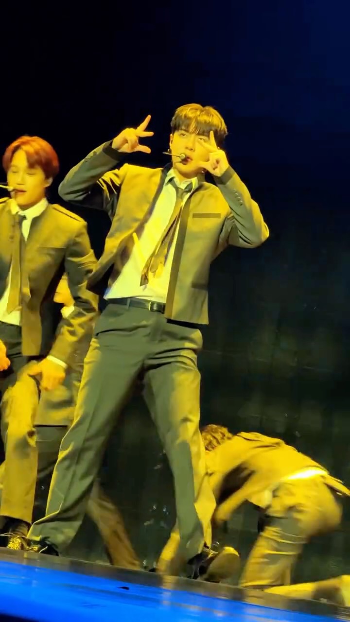 E X O

#EXO #엑소 #weareoneEXO
#EXOverse