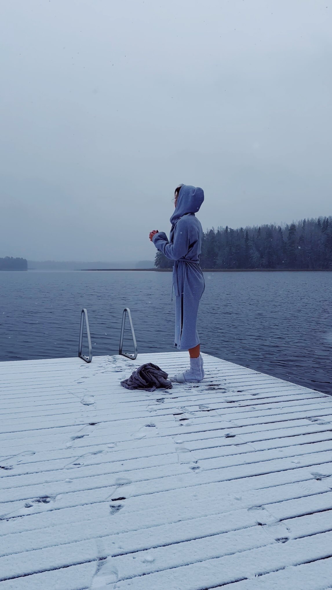 Why I love winter swimming?❄️🩵

Those who have been following me longer already know that I swim in the cold water almost every morning, not just for the physical benefits but also for the mental ones. For me winter swimming is about wellbeing, refreshment, and it helps me to pause and be more mindfully present. It’s a time for reflection, mindfulness, and a deep connection with nature. It brings me peace and fills me with gratitude🤍

I never thought I’d become an ice swimmer, but the incredible adaptability of the body and the euphoria felt after swimming in ice cold water have completely got me hooked❄️ It’s not for everyone but I love it!

Are there any other cold plunge enthusiasts out there?🥶

#fitness #wellness #healthyhabits #mindfulness #winter #coldplunge #winterswimming #finland #finnish #nature #coldwaterswimming #connectwithnature #resilience