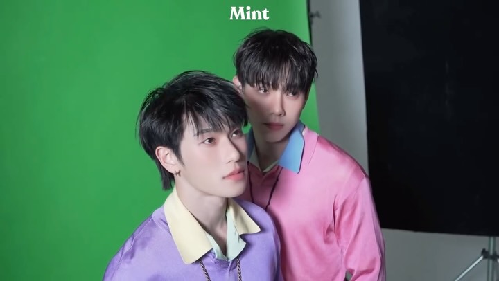 ทั้งเท่ ทั้งหวาน! ชมโมเมนต์เบื้องหลังของ 2 หนุ่ม #ต้าห์อู๋ออฟโรด เสิร์ฟลุคใหม่ถ่ายแฟชั่น #MintTalk ใน #MintVol31 ฉบับล่าสุด แต่ละลุค แต่ละโพสทั้งคู่จะตั้งใจกันขนาดไหน ตามไปชมกัน ก่อนที่จะไปพบกับคอนเทนต์ของ ‘ต้าห์อู๋-ออฟโรด’ กันต่อได้เลย 💚

🛒 ไปช้อป #MintVol31 อ่านบทสัมภาษณ์ #ต้าห์อู๋ออฟโรด ได้แล้ววันนี้ >> https://s.lazada.co.th/s.Z0hTqo

#DaouOffroadxMintTalk 
#MintTalk 
#MintVol31 
#DaouOffroad 
#oueiija #offroadKTP 
#MintMagTH