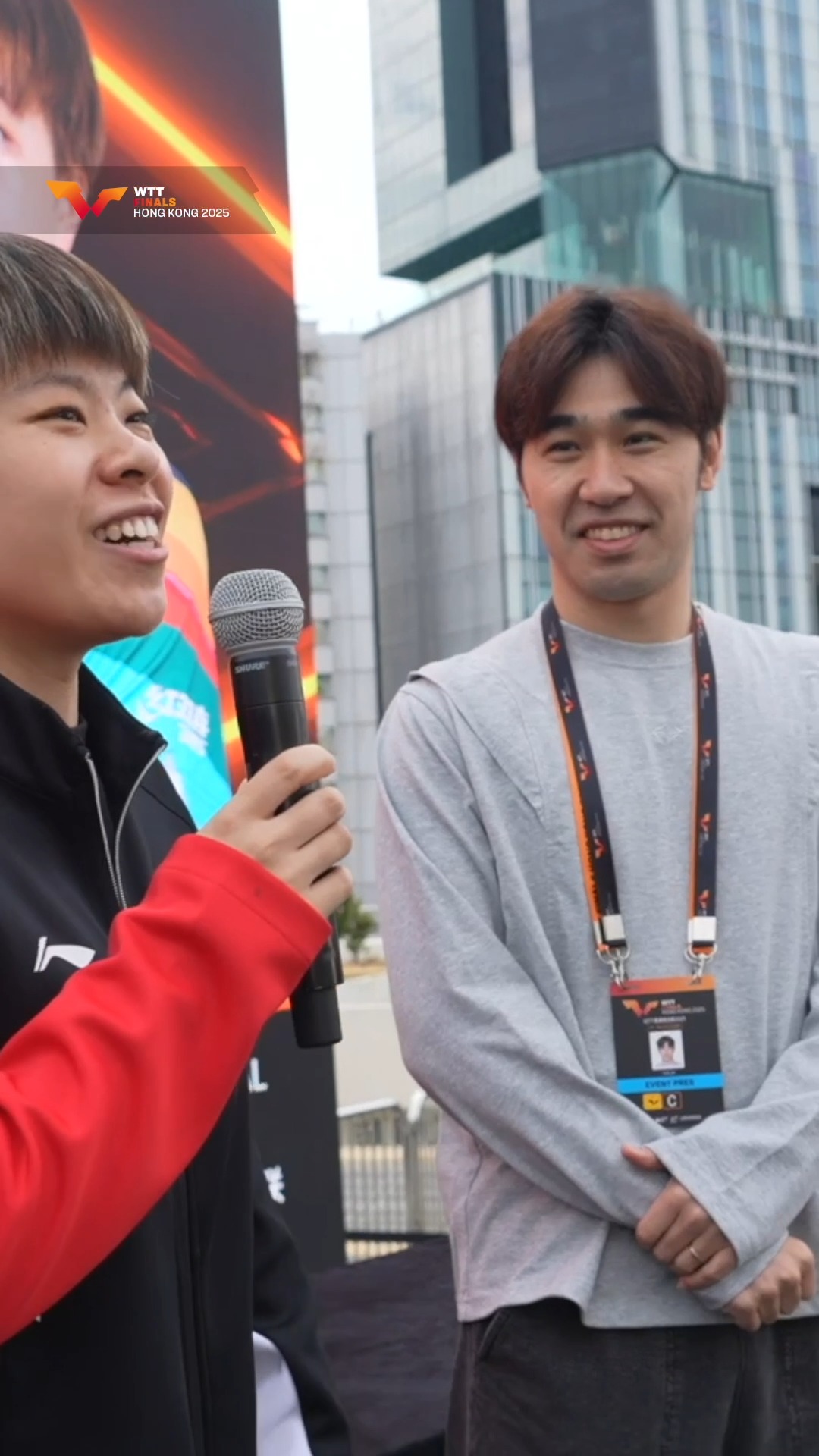 Come behind the scenes with Wang Yidi as she brought some good vibes to the #WTTFinals Park earlier today 🤩 

#WTTHongKong #TableTennis