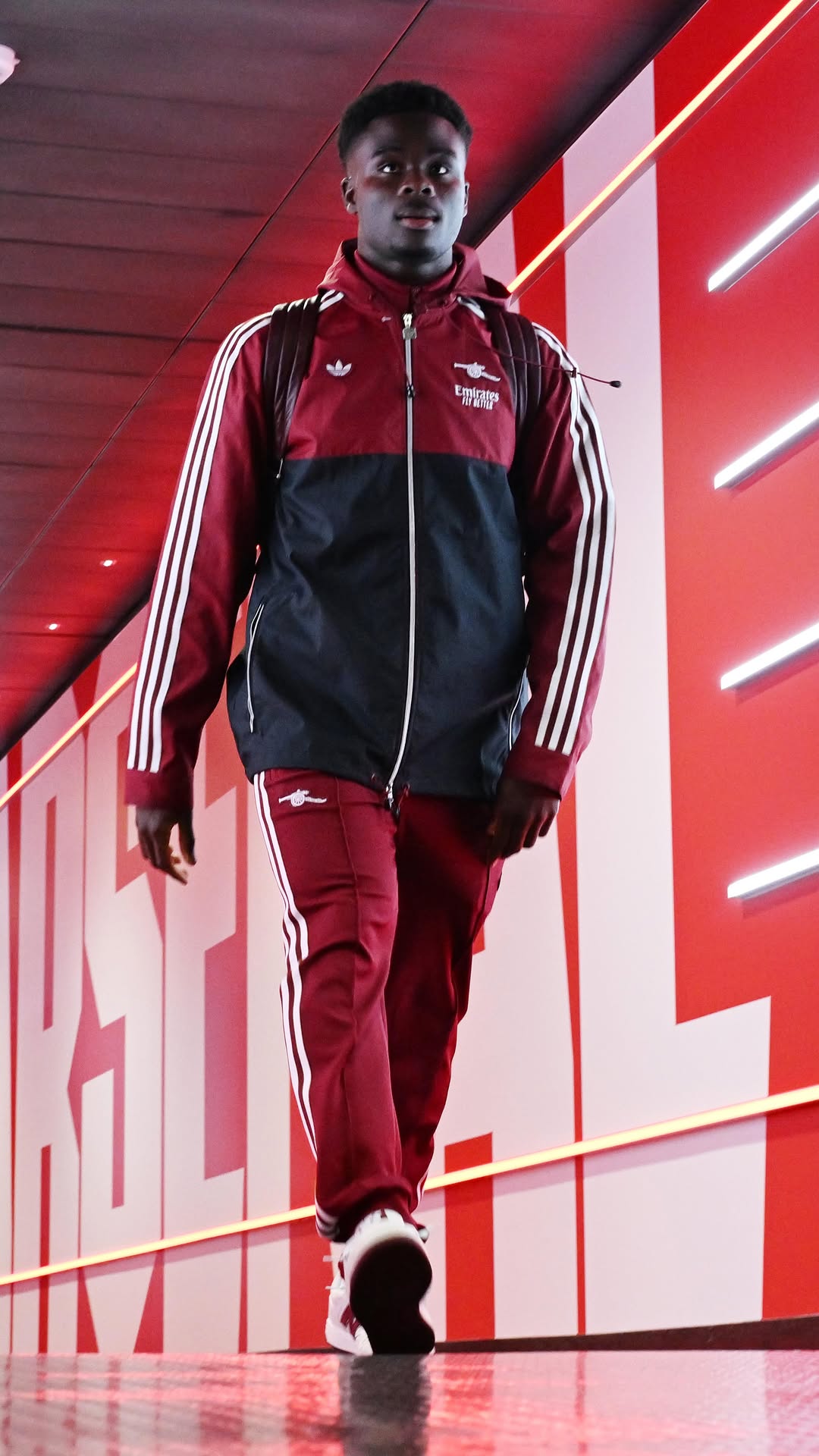 Saturday night football.

🤝 @comave