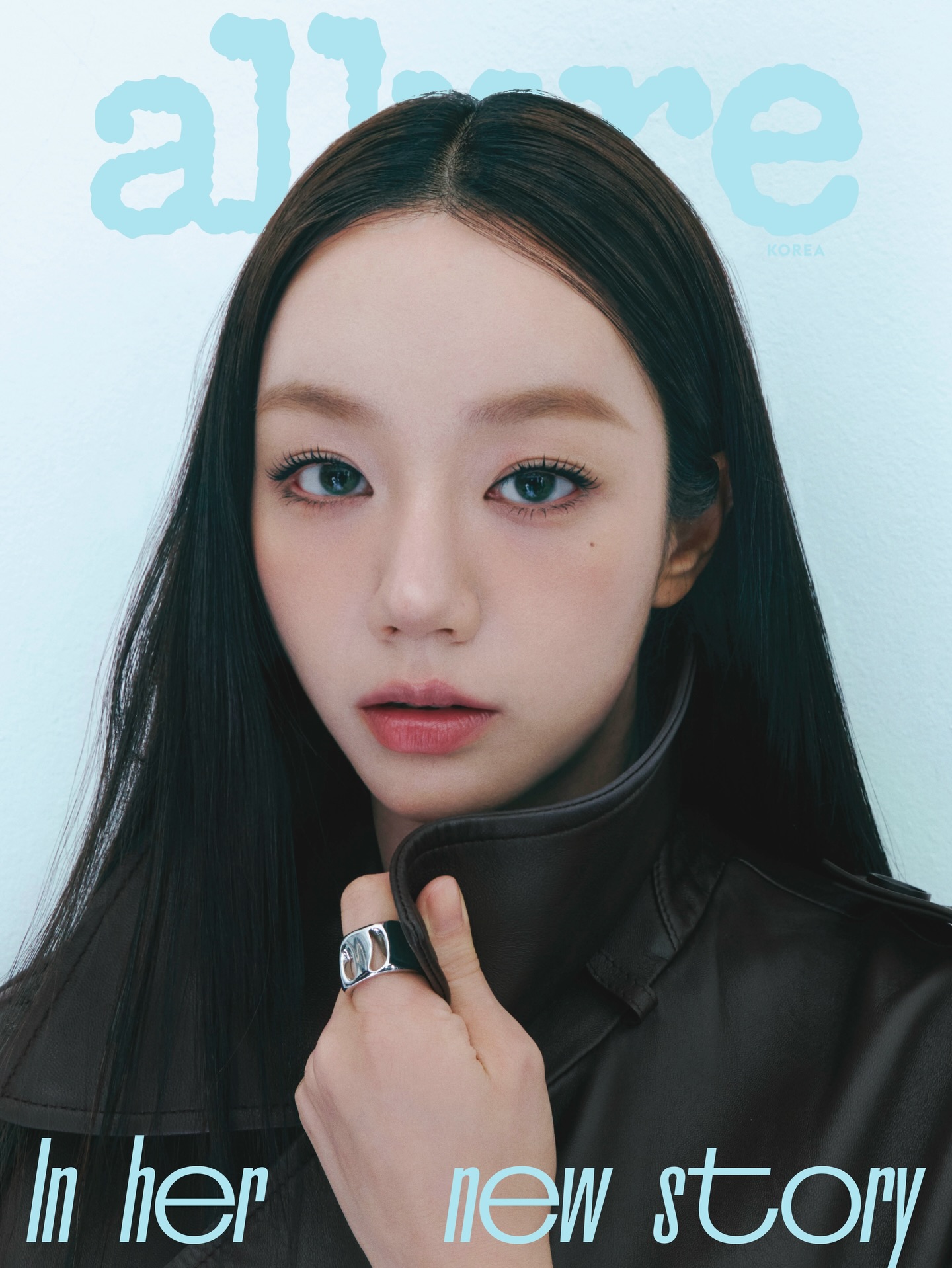 #제작지원 #Allure_Cover
“최고는 아니어도, 최선. 그래서 마음에 드는 한 해였어요.” 일할 때 가장 행복하다고 말하는 혜리. 선물 같은 순간이 이어졌던 한 해를 지나, 또 다른 시작을 맞이하는 지금의 이야기를 〈얼루어 코리아〉 2026년 1월호 인터뷰에 담았습니다.

▫️혜리의 〈얼루어 코리아〉 2026년 1월호 커버는 프로필 링크를 통해 가장 먼저 만나볼 수 있습니다.

The cover star of <Allure Korea>’s January issue is HYERI. Check out HYERI’s cover shoot first through the profile link above.

EDITOR l 김지은
FEATURE EDITOR | 허윤선
DESIGNER | 나유진
PHOTOGRAPHER | 김희준
STYLIST l 최자영
HAIR l 장혜연
MAKEUP l 정수연
ASSISTANT l 이지원

#페라가모 #ferragamo @ferragamo #혜리 #hyeri #LeeHyeri @hyeri_0609