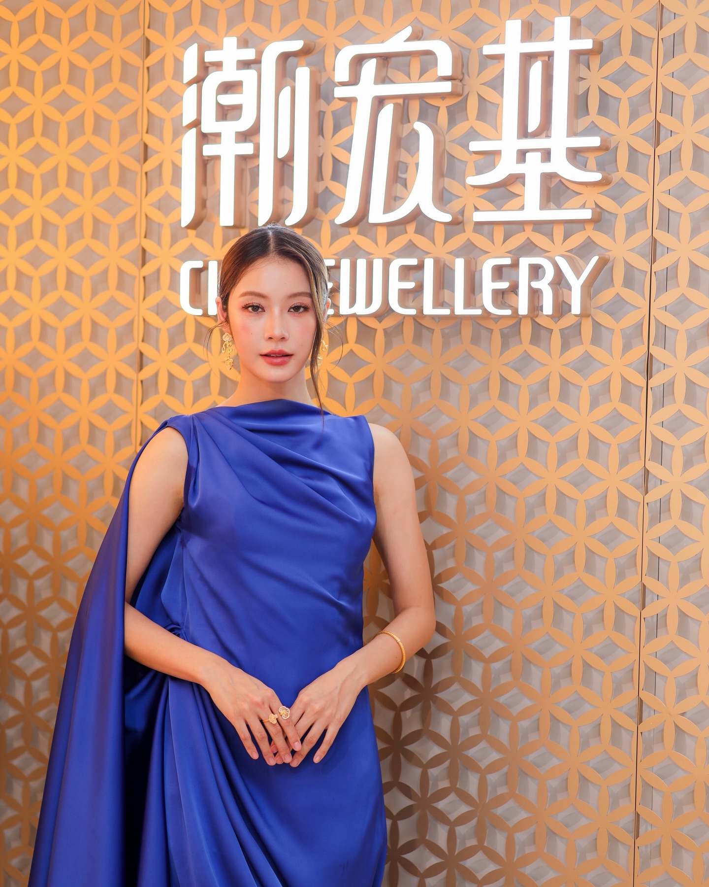 นี่คือเครื่องประดับที่ใส่แล้วรู้สึกเป็นตัวเองแบบสุด ๆ ลบภาพจำที่ว่าทองจะใส่ได้แค่ในโอกาสพิเศษใหญ่ ๆ เท่านั้น ✨
@chj_jewellery เขาทำได้ดีมากเลยค่ะ มีดีไซน์ตั้งแต่สำหรับ Everyday looks ไปจนถึงสไตล์เรียบหรูแบบ Old Money

ที่สำคัญ ทุกชิ้นเป็นทองคำแท้ที่มีความบริสุทธิ์สูงถึง 99.9%
ทั้งสวย ใส่ง่าย และมีคุณค่าในแบบที่น้ำตาลชอบเลยค่ะ 🤍