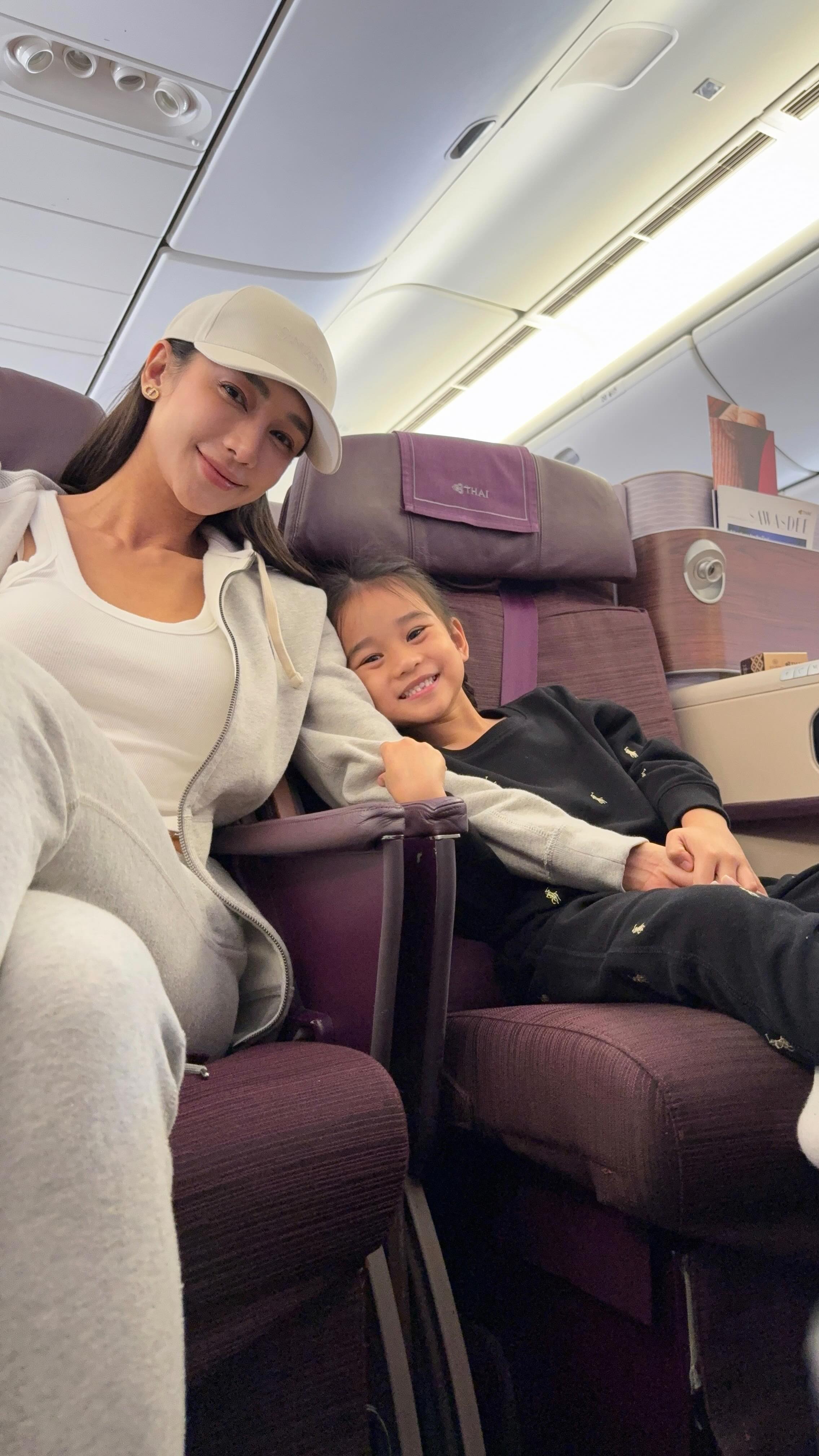 ทริปปิดเทอมของเด็กๆ ยุโรป4คนครั้งแรก  บันเทิงสุดๆ แม่เพิ่งมีเวลาลงรูป ✈️ 🇬🇧