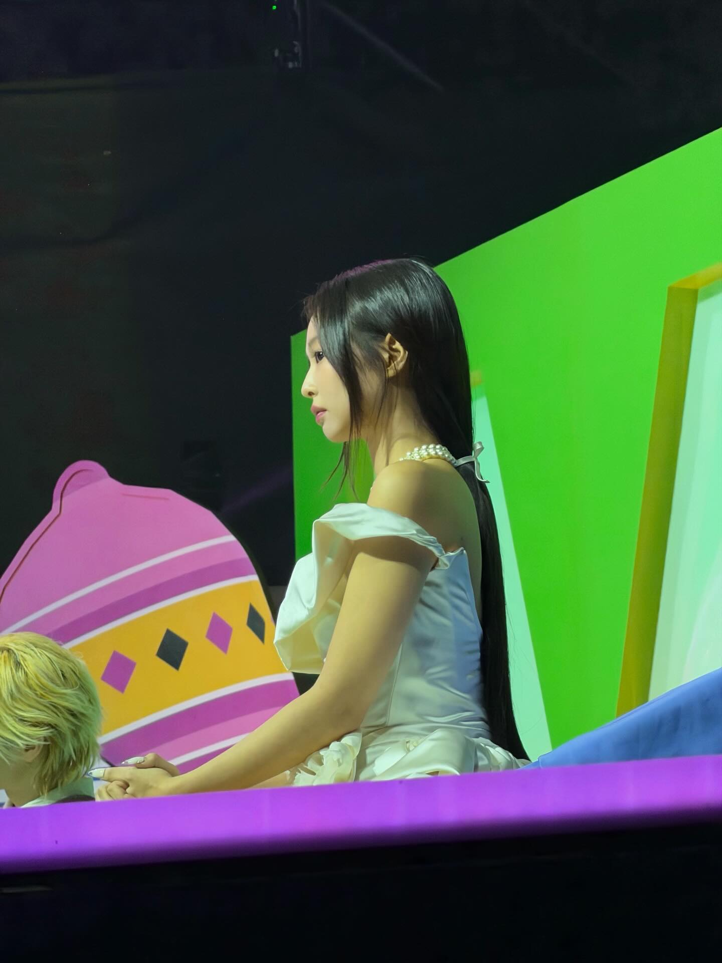 2025를 마무리하며 오랜만에 나간 시상식에서 불태웠다고한다.
mma 준비를 함께 해준 모든 스텝 여러분들께 
50명에 댄서들에게 3명의 멋진 디렉터에게 
무엇보다 언제나 늘 진심으로 함께한 우리 OA family 에게
감사인사 올립니다. 여러분들이 함께해서 만든 무대 평생 간직하겠습니다. 올해 제 음악 제 앨범 사랑해주신 분들께 진심으로 감사드려요. 받은 사랑 멋진 모습으로 보답 하겠습니다. 사랑합니다.
메리크리스마스 🎄