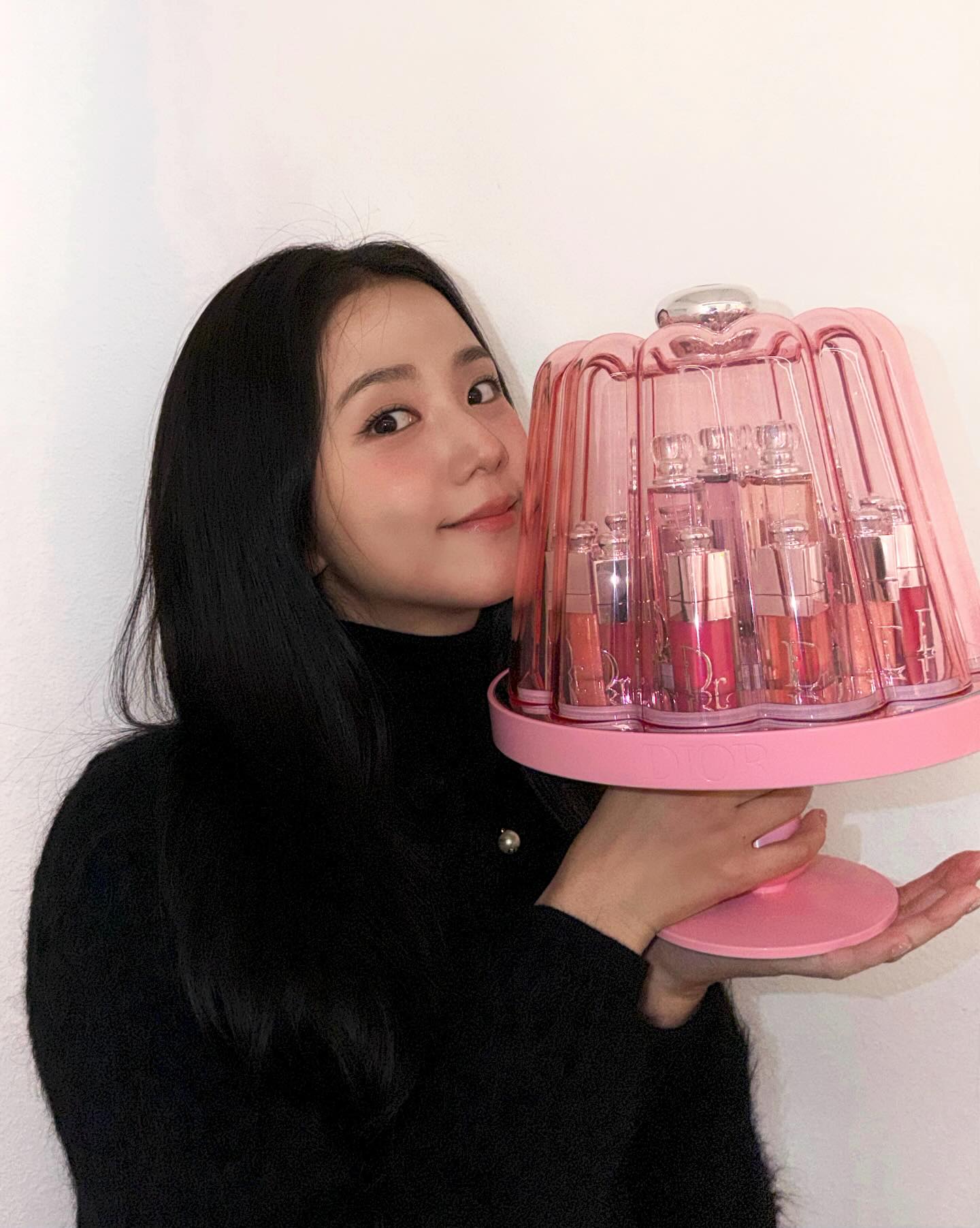 Sweet like dessert 🧁 
Meet my New Addict energy 🍭🍬💕

#디올어딕트 #디올어딕트립글로우 #디올어딕트향수
@diorbeauty