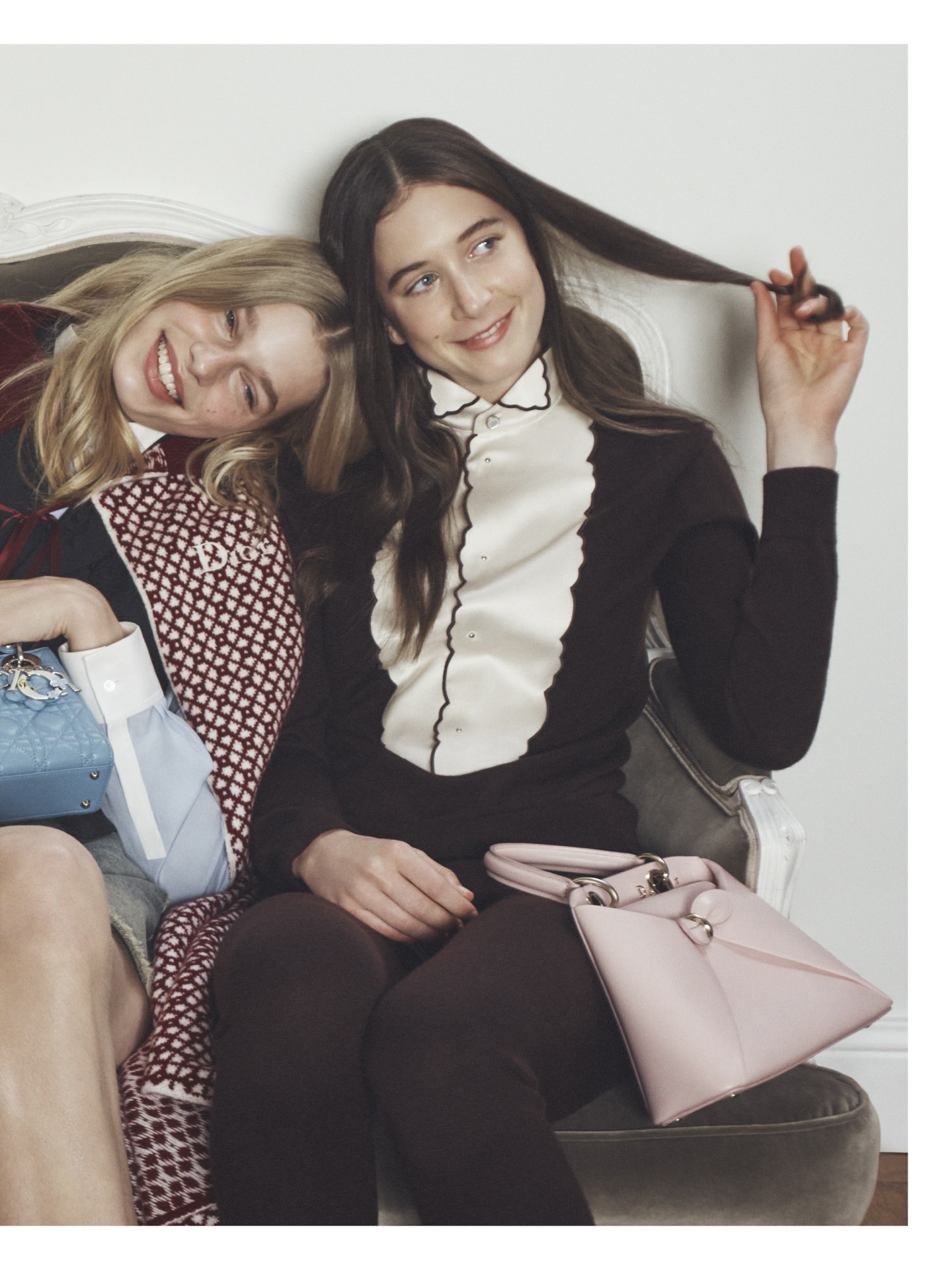 Dior Spring Summer 2026 campaign featuring Laura Kaiser, Saar Mansvelt and Sunday Rose

Discover the first chapter of Jonathan Anderson’s collections in stores and on Dior.com 
 
Creative direction Jonathan Anderson
Photography David Sims
Styling Benjamin Bruno
Hair Guido Palau
Makeup Yadim
Casting Ashley Brokaw
Set design Poppy Bartlett
Manicurist Ama Quashie