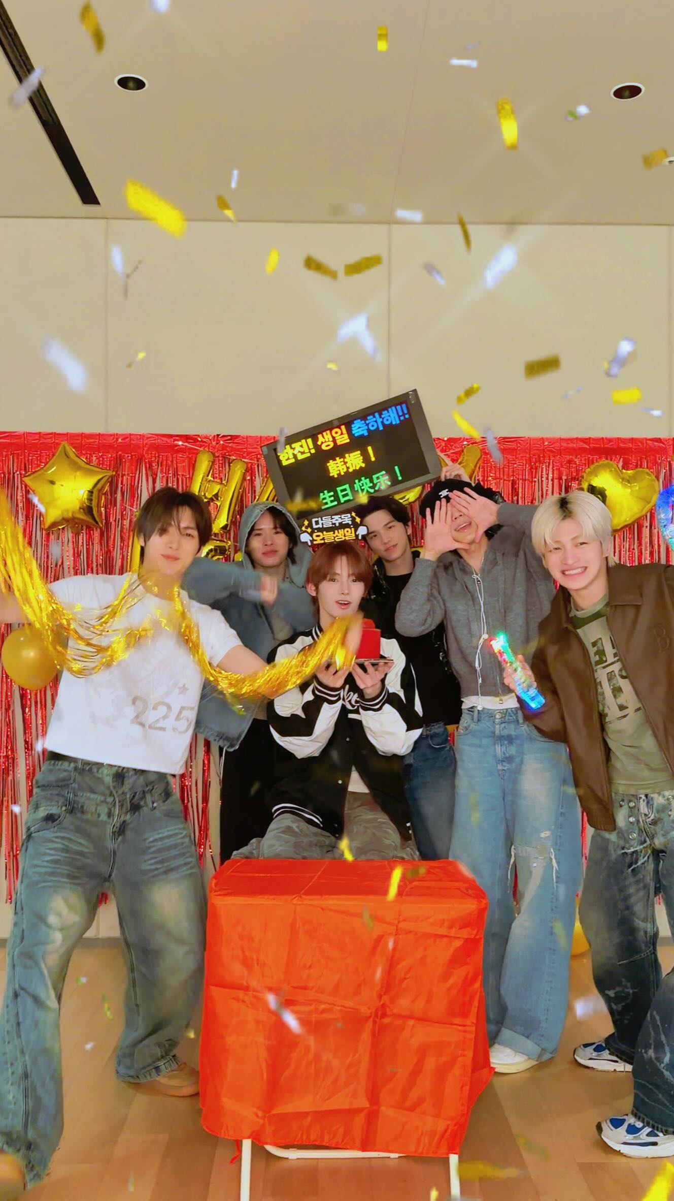 한진아 생일 축하한다!!!🍰

#HANJIN #한진
#TWS #투어스 #247WithUs