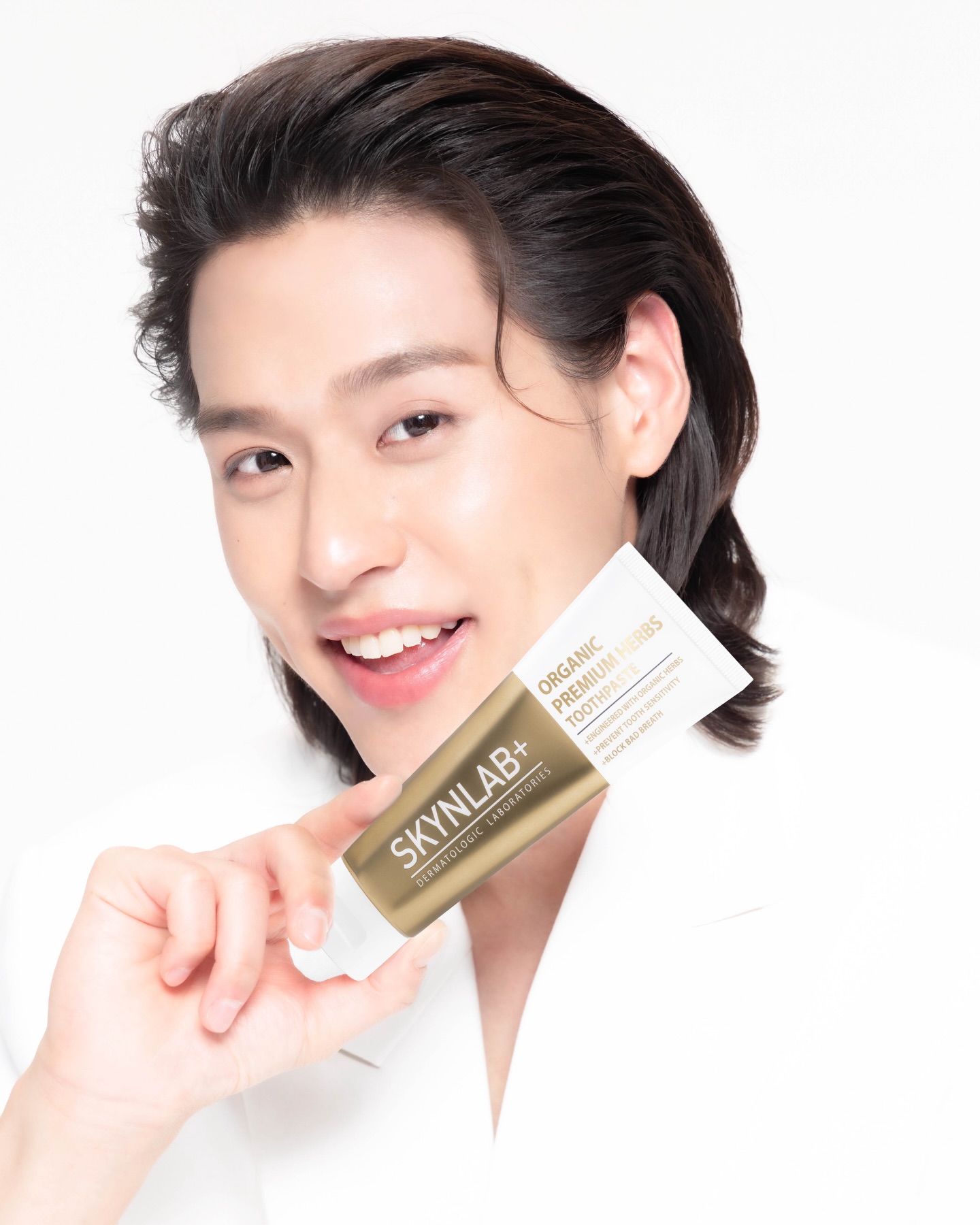 ทุกคนครับ ผมกับพีพีอยากชวนทุกคนมาเจอกันในกิจกรรมสุดพิเศษ 💚
SKYNLAB x BEAUTRIUM “Radiant Smile Live with Billkin & PP” ✨

ลุ้นเป็นผู้โชคดี 50 คน ได้เข้าร่วมชมไลฟ์ เล่นเกม และรับของรางวัล

วันที่ 6 ก.พ. 2569
ร่วมกิจกรรมได้ตั้งแต่ 20 ธ.ค. 2568 – 20 ม.ค. 2569

แค่ซื้อสินค้า SKYNLAB ครบ 790 บาท ผ่าน BEAUTRIUM
ก็มีสิทธิ์ลุ้นเป็นผู้โชคดีทันทีครับ 

รอเจอทุกคนอยู่นะครับ 😊

#SKYNLABxBKPP #Bbillkin #PPKritt #SKYNLABxBEAUTRIUM #SKYNLAB PremiumFreshSmile PremiumOralCare