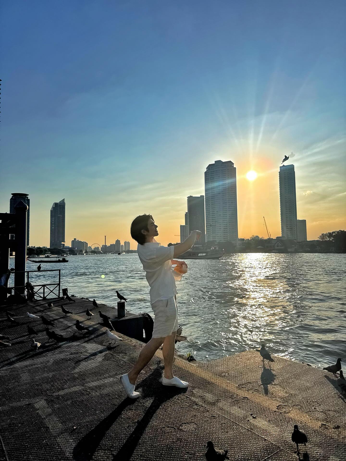 ,,, ขอบคุณสำหรับทุกคำอวยพรที่มีความหมายมากๆสำหรับโอกาสวันเกิดครบรอบเบญจเพสครั้งที่เท่าไรจำไม่ได้ ในปีนี้ 05/01/69 มากๆเลยนะครับ💚🕊️ ,,,

ปีนี้คำอวยพรมีความหลากหลายแต่ใกล้ตัวใกล้สิ่งที่กำลังเป็นและกำลังจะลงมือทำมากๆ

ขอบคุณทุกคนที่อวยพรมาผ่านPostนี้อีกครั้งหากไม่เห็นข้อความหรือตกหล่นตรงไหนไปนะค้าบ:)

ปล.ขอถือโอกาสนี้อวยพรกลับให้ทุกคน รวมไปถึงชาวมกราคมที่เกิดใกล้กัน และตัวของผมเอง
ขอมีความสุขมากๆในทุกๆวันของการตื่นมา มีคุณค่าและคุณภาพในการใข้ชีวิต ไม่ว่าจะเจอเรื่องที่ผิดหวัง หรือ สมหวัง
.
“สิ่งเลวร้าย คือ ประสบการณ์
สิ่งที่งดงาม เป็น ความทรงจำ”
.
ที่สำคัญขอให้มีเวลาได้พักผ่อนและทำในสิ่งที่อยากทำจนเกิดเป็นความสุขเพื่อแบ่งต่อให้คนที่รู้จักทั้งใกล้ตัวและไกลตัวนะครับ💚

มาย ภาคภูมิ
06/01/69