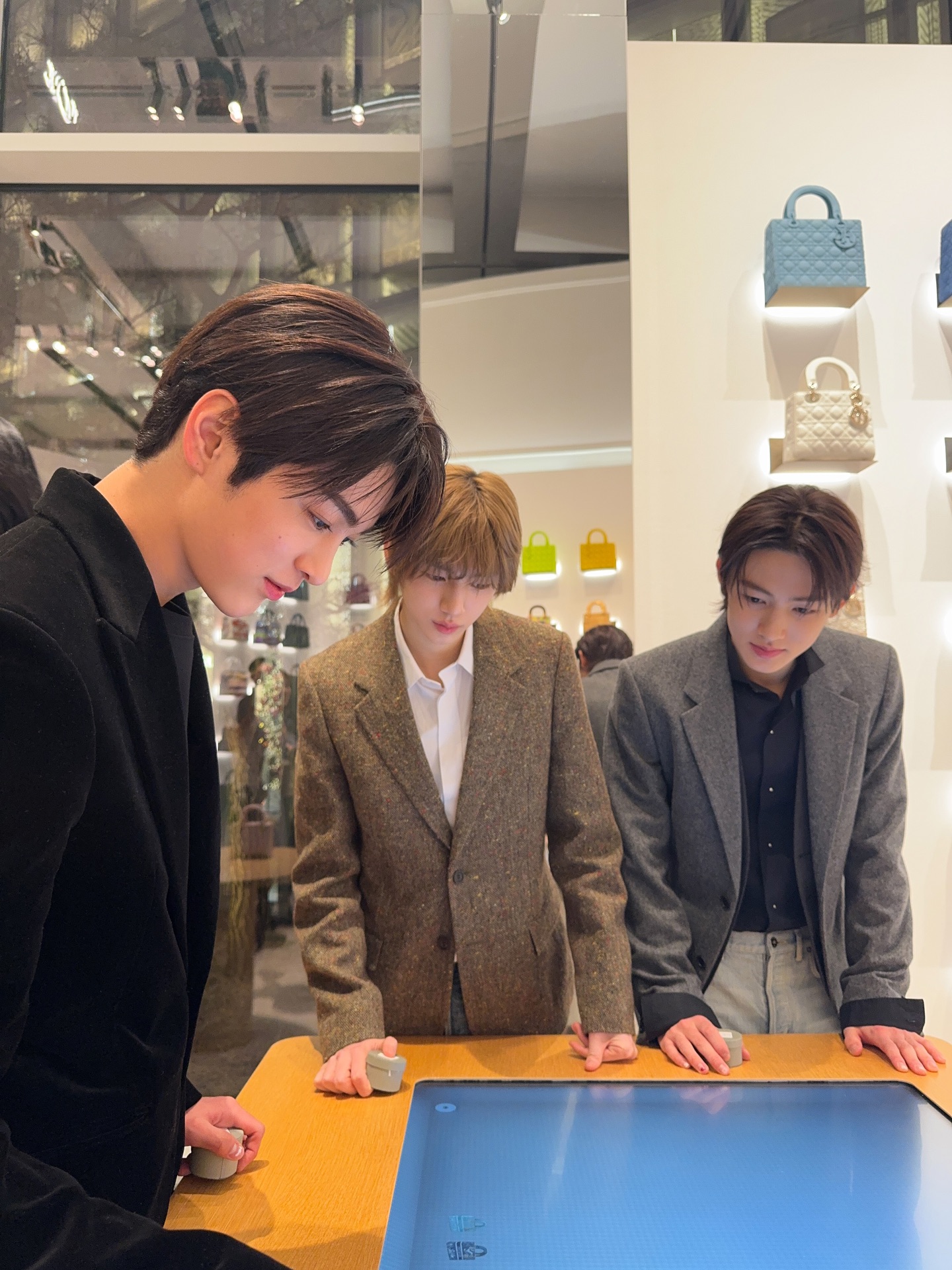 🕶️ 🕶️ 🕶️