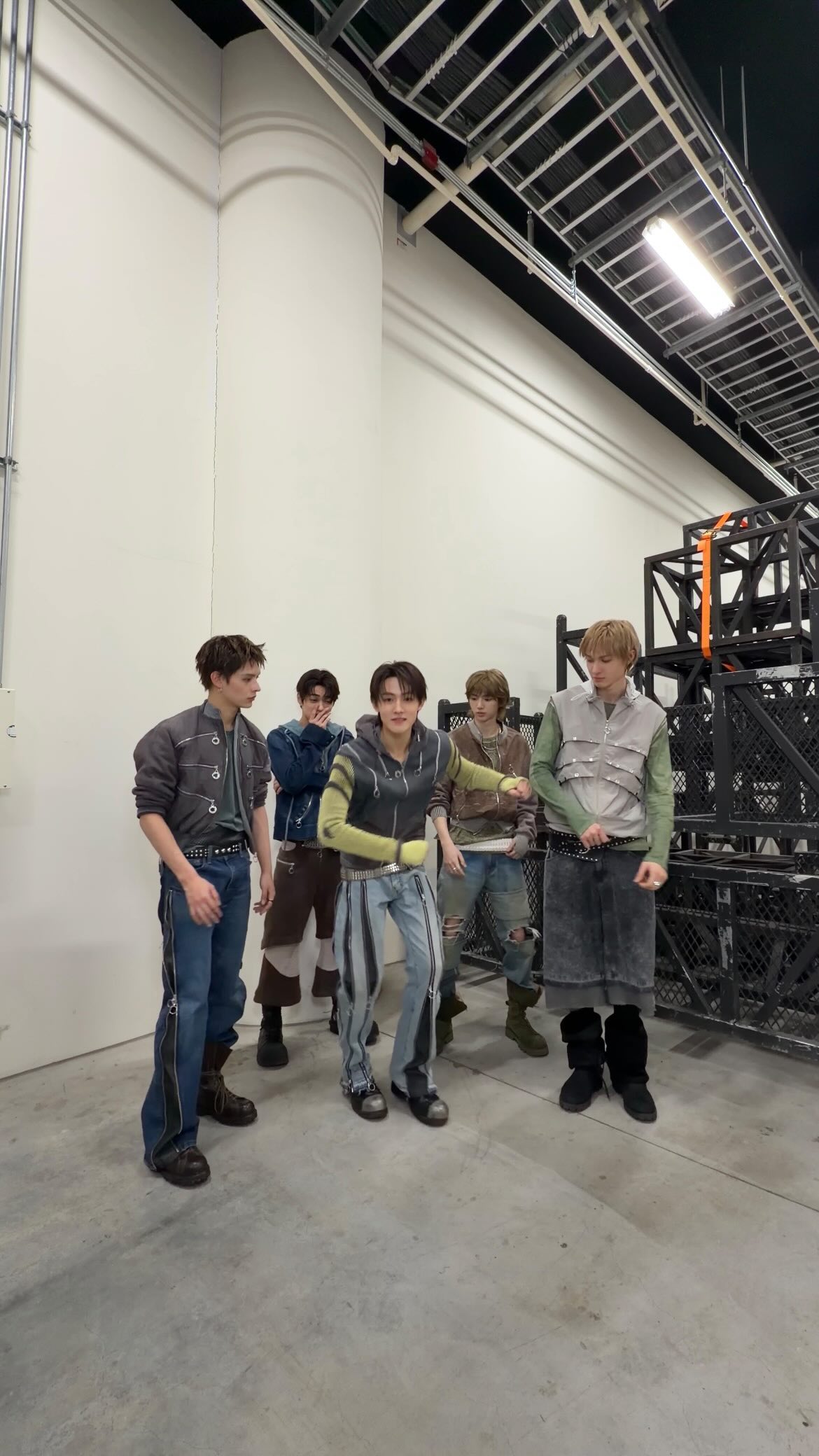 야밤 단체 새벽배송 🚚

#CORTIS #코르티스 #CORTIS_WhatYouWant