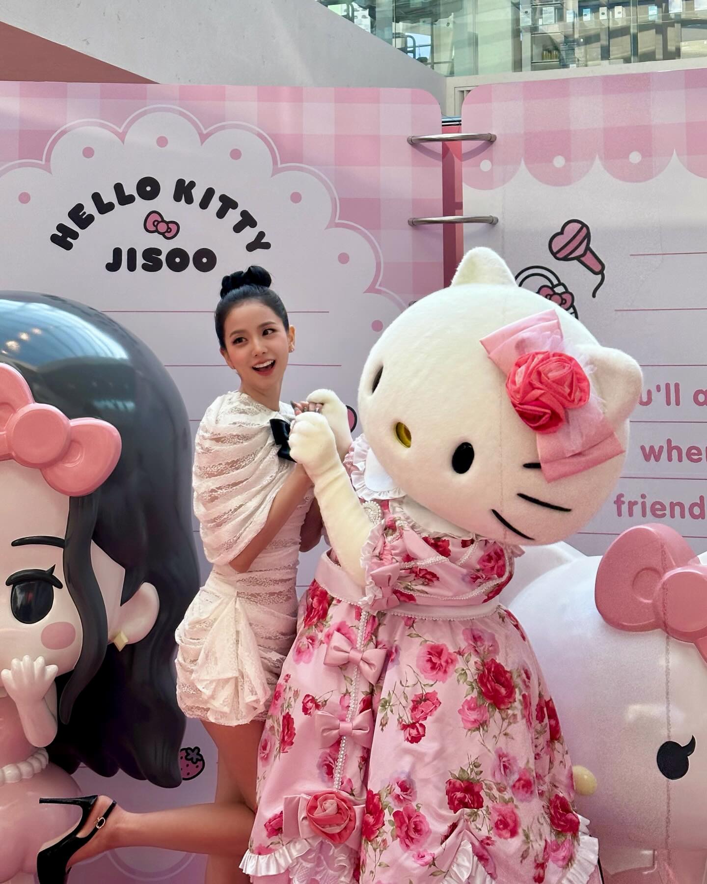 Hello Kitty Hello Jisoo 🎀