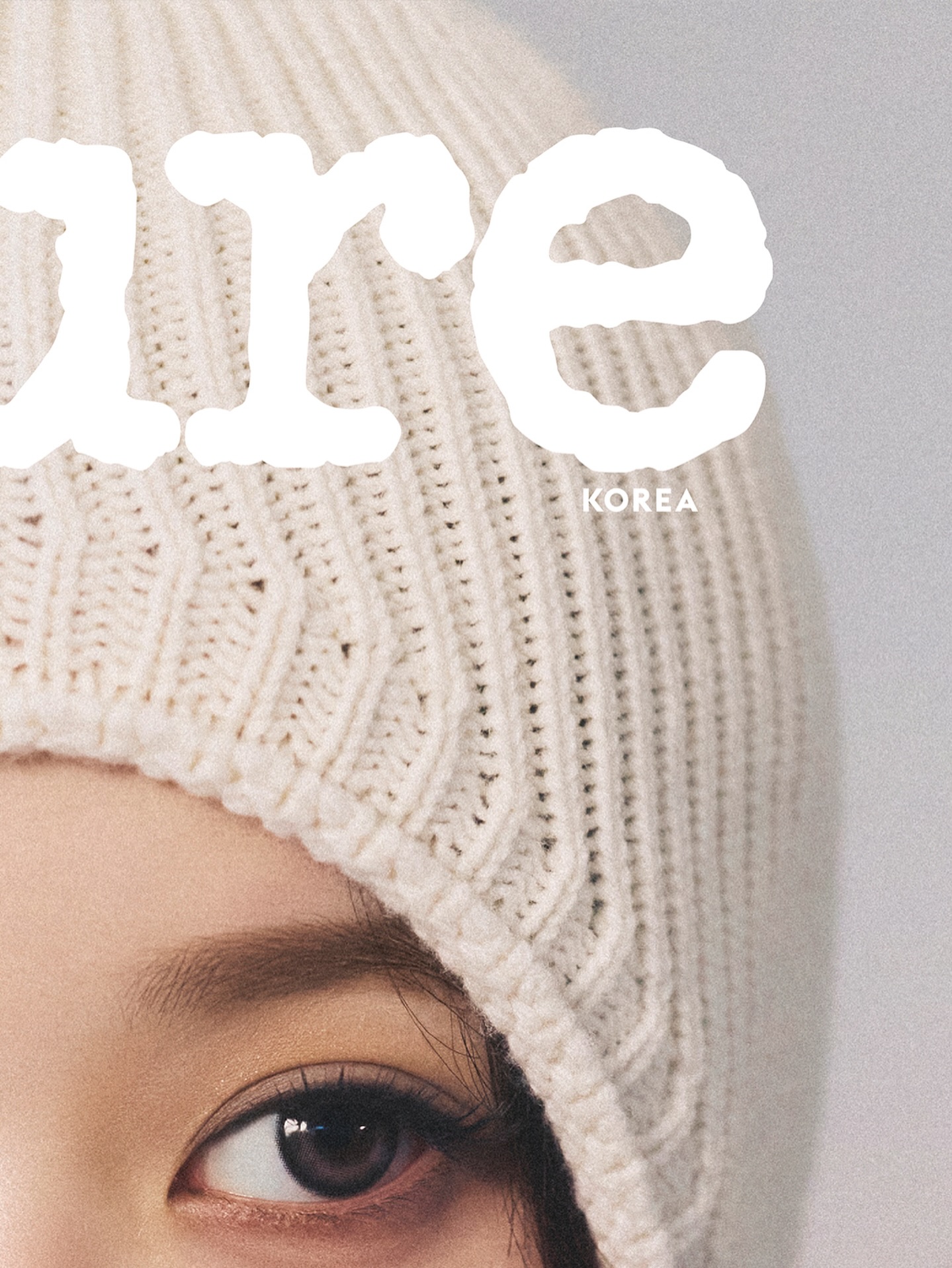 #제작지원 #Allure_Cover
캐시미어 보닛햇 하나로 달라지는 분위기. 깜찍함과 단정함 사이의 원영.💖

▫️ <얼루어 코리아> 2월호 커버 스타는 아이브의 장원영입니다. 다채로운 5종 커버를 프로필 링크를 통해 가장 먼저 만나보세요.

The cover star of Allure Korea February issue is IVE’s JANG WONYOUNG. Discover all five cover versions first via the link in our profile.
 
EDITOR l 김지은
FEATURE EDITOR | 허윤선
DESIGNER | 나유진
PHOTOGRAPHER | 목정욱
STYLIST l 임진
HAIR l 다미(키츠)
MAKEUP l 은비(키츠)
ASSISTANT l 이지원

@barrie #barrie #barrieSS26 #madeinscotland #배리 @for_everyoung10 #장원영 #WONYOUNG #JANGWONYOUNG