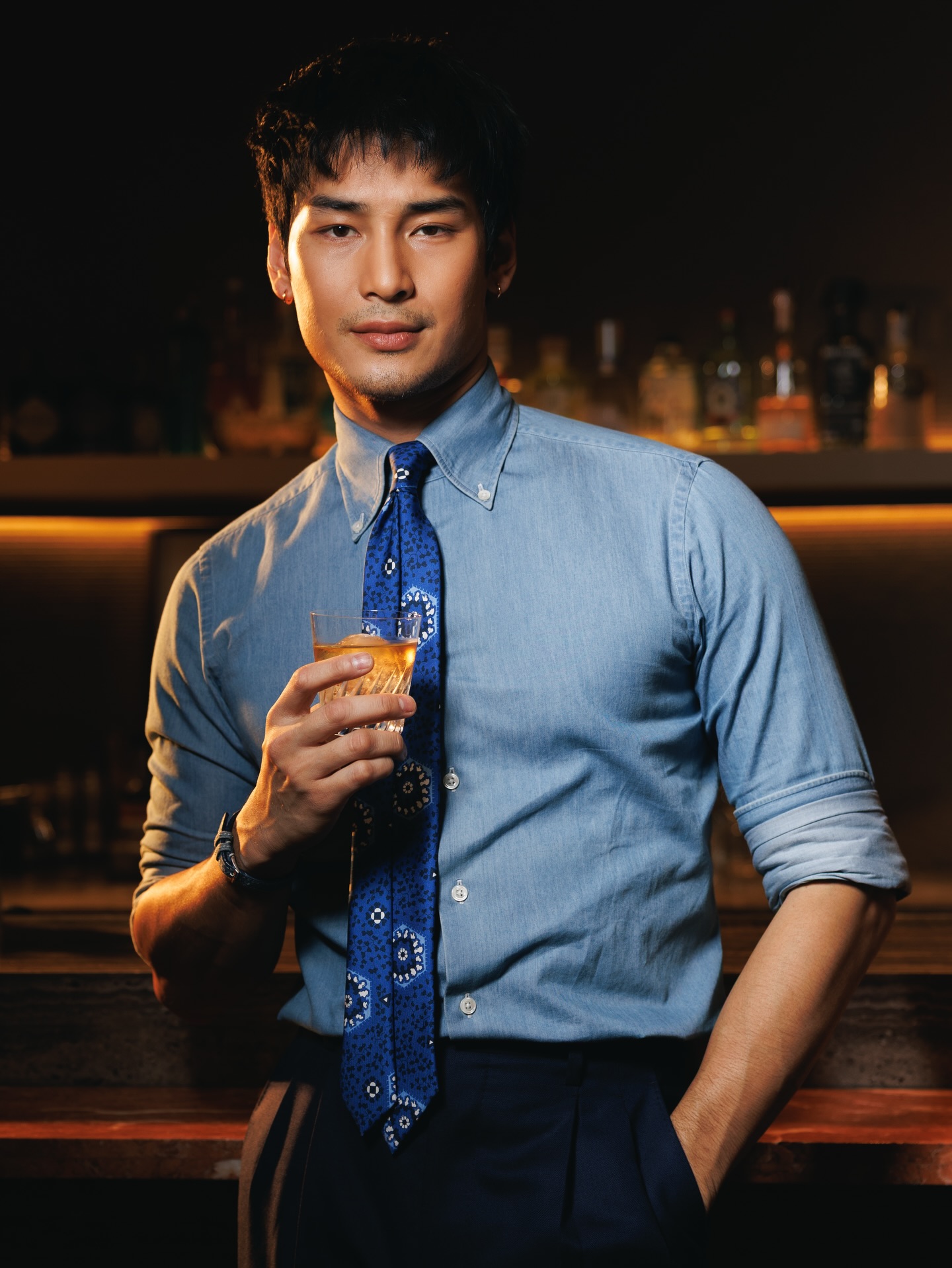 Every step tells a story. I choose to keep walking 🚶🏻‍♂️

#JWBlueLabel
#DepthOfBlueBkk 
#BeOnCloudXmasNewYear2026