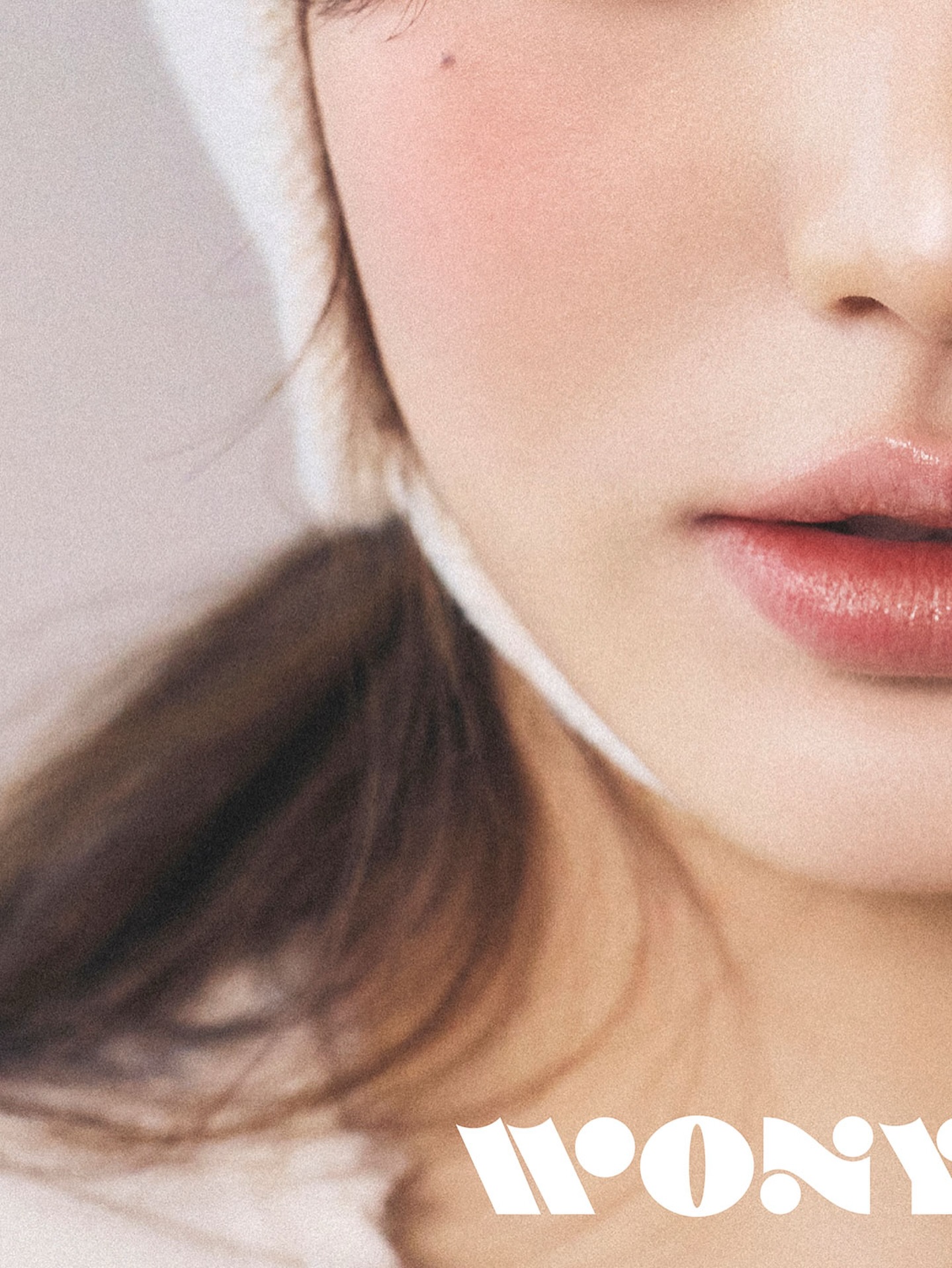 #제작지원 #Allure_Cover
캐시미어 보닛햇 하나로 달라지는 분위기. 깜찍함과 단정함 사이의 원영.💖

▫️ <얼루어 코리아> 2월호 커버 스타는 아이브의 장원영입니다. 다채로운 5종 커버를 프로필 링크를 통해 가장 먼저 만나보세요.

The cover star of Allure Korea February issue is IVE’s JANG WONYOUNG. Discover all five cover versions first via the link in our profile.
 
EDITOR l 김지은
FEATURE EDITOR | 허윤선
DESIGNER | 나유진
PHOTOGRAPHER | 목정욱
STYLIST l 임진
HAIR l 다미(키츠)
MAKEUP l 은비(키츠)
ASSISTANT l 이지원

@barrie #barrie #barrieSS26 #madeinscotland #배리 @for_everyoung10 #장원영 #WONYOUNG #JANGWONYOUNG