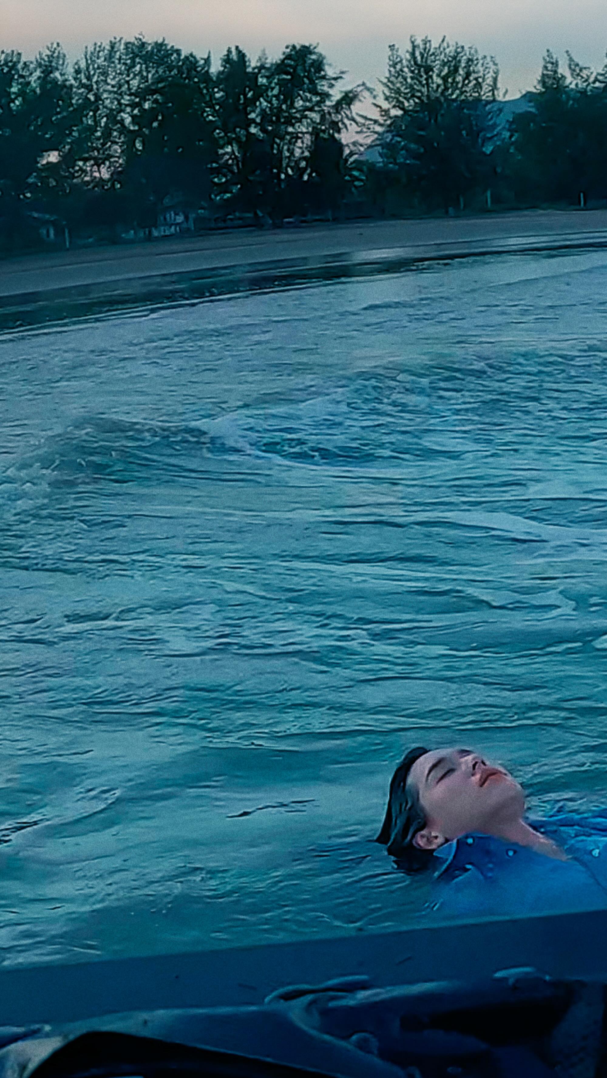 มาฟังความรู้สึกของ BILLKIN ในเพลง ‘ใครจะรู้’ ที่ทำให้อยากกำกับ MV ด้วยตัวเอง 🎥 #ใครจะรู้_BehindTheScenes 

BILLKIN - ใครจะรู้ (Silent Blue) - Behind The Scenes
: https://youtu.be/bZWIFKUHilA

#ใครจะรู้_MV #ใครจะรู้
#GrowWithTheFlowAlbum
#BillkinEntertainment Bbillkin
-—

Official MV & Streaming Platforms
: https://youtu.be/7Rj9bVasCZk
: https://billkin.lnk.to/SilentBlue