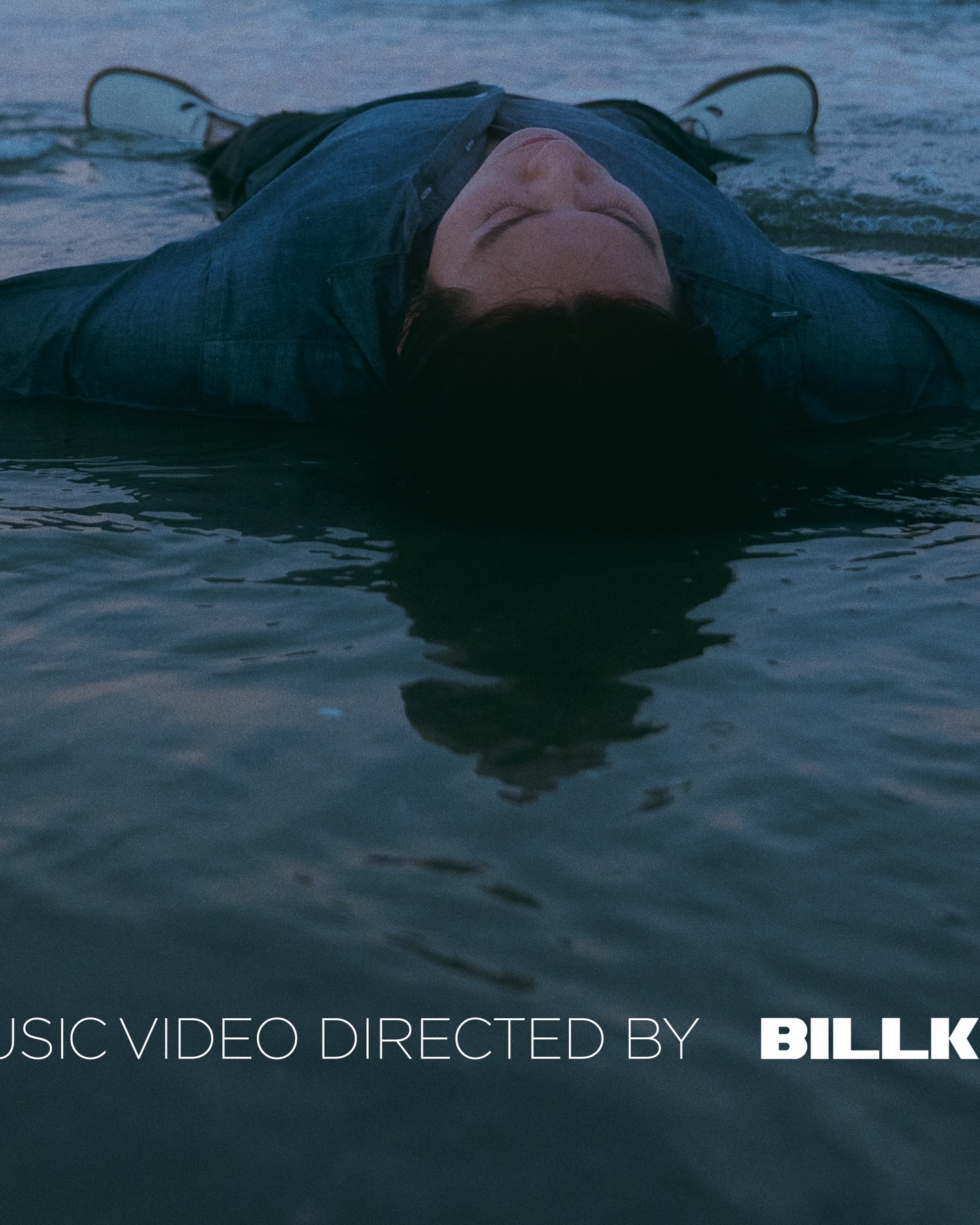 สิ่งที่แย่ที่สุดของสิ่งที่ดีที่สุด
คือมันต้องจบไป แต่ใครจะรู้... มีแค่ฉัน 🌊 #ใครจะรู้_MV 

BILLKIN - ใครจะรู้ (Silent Blue) - Official MV Out Now!
YouTube: Billkin Entertainment
: https://youtu.be/7Rj9bVasCZk

#ใครจะรู้ 
#GrowWithTheFlowAlbum
#BillkinEntertainment #Bbillkin
——

🎧 Streaming Platforms
: https://billkin.lnk.to/SilentBlue
: https://billkin.lnk.to/GrowWithTheFlowAlbum