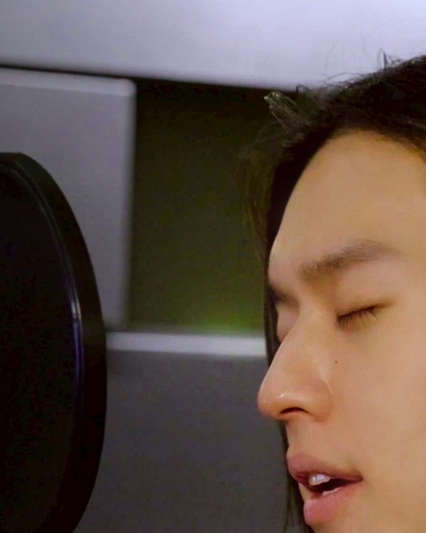 เบื้องหลังเพลง ‘ใครจะรู้’ เพลง Soul 6/8 ที่ร่วมงานกับพี่เติร์ด Tilly Bird เจ้าของเมโลดี้เพลงเศร้าที่ฟังแล้วยิ่งเจ็บ 🖤 #ใครจะรู้_BehindTheSong

BILLKIN - ใครจะรู้ (Silent Blue) - Behind The Song
: https://youtu.be/GcqFiQrGOCs

#ใครจะรู้
#GrowWithTheFlowAlbum
#BillkinEntertainment #Bbillkin
——

Official MV & Streaming Platforms
: https://youtu.be/7Rj9bVasCZk
: https://billkin.lnk.to/SilentBlue