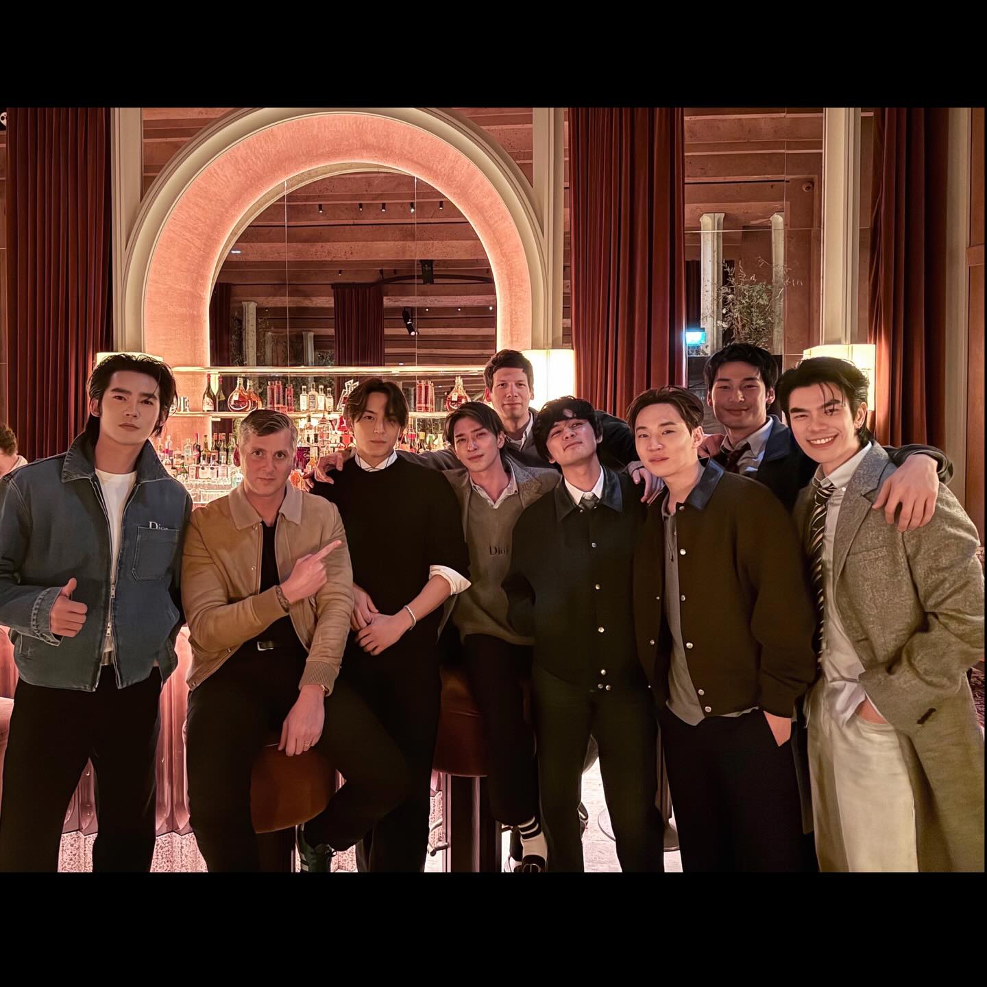 ,,, Friends, Fun, Same Good Vibes In Paris With @Dior 🤘🏻🌃 ,,,

20/01/26
.
.
#DiorWinter26